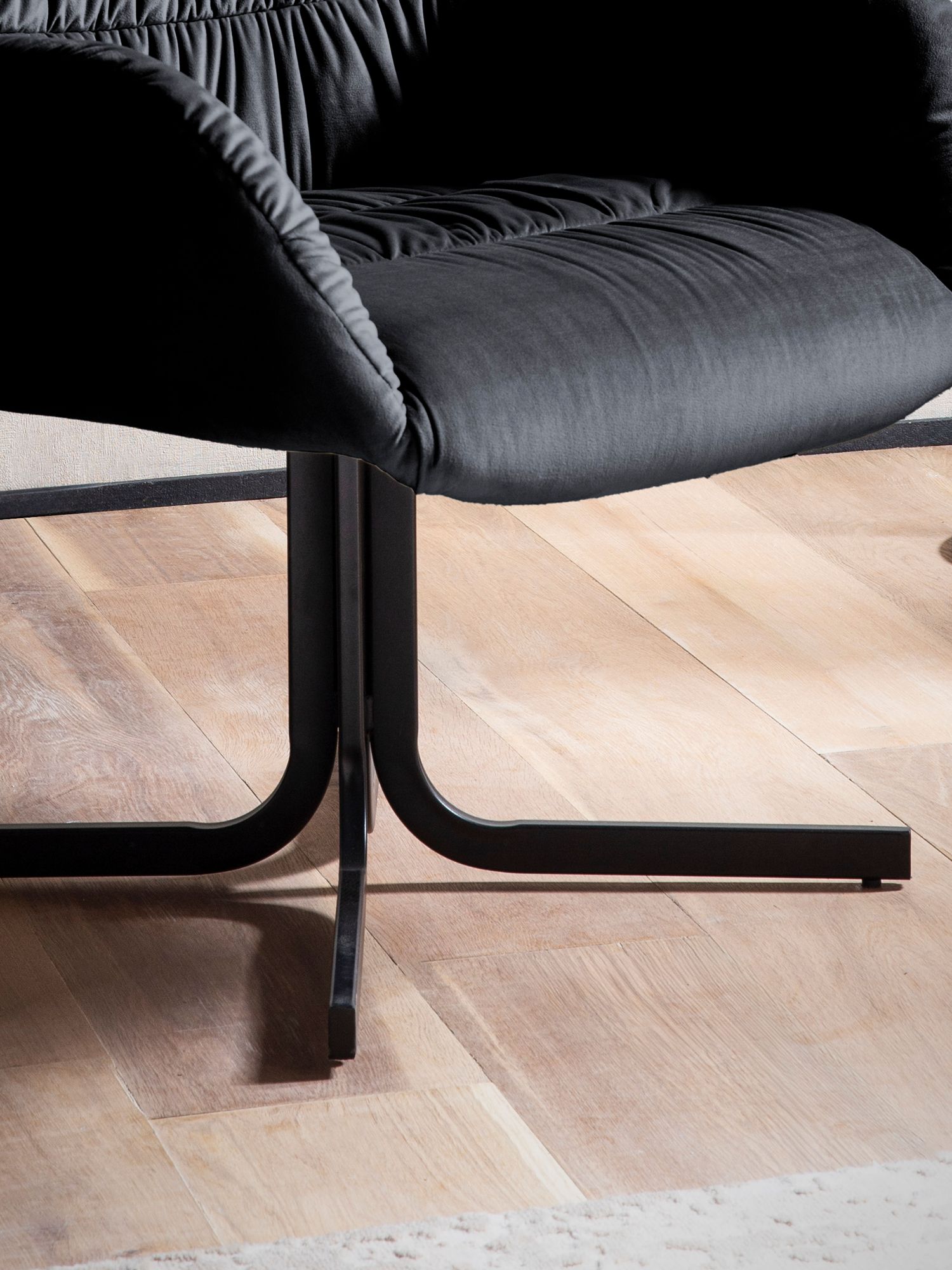 FineBuy Loungesessel Samt Design Clubsessel mit Metallbeine, Schalenstuhl gepolstert mit Rückenlehne, Cocktailsessel Lounge Armlehnen, Sessel mit Stoffbezug | Farbe: Beige FineBuy Loungesessel Samt Design Clubsessel mit Metallbeine, Schalenstuhl gepolstert mit Rückenlehne, Cocktailsessel Lounge Armlehnen, Sessel mit Stoffbezug | Farbe: Beige