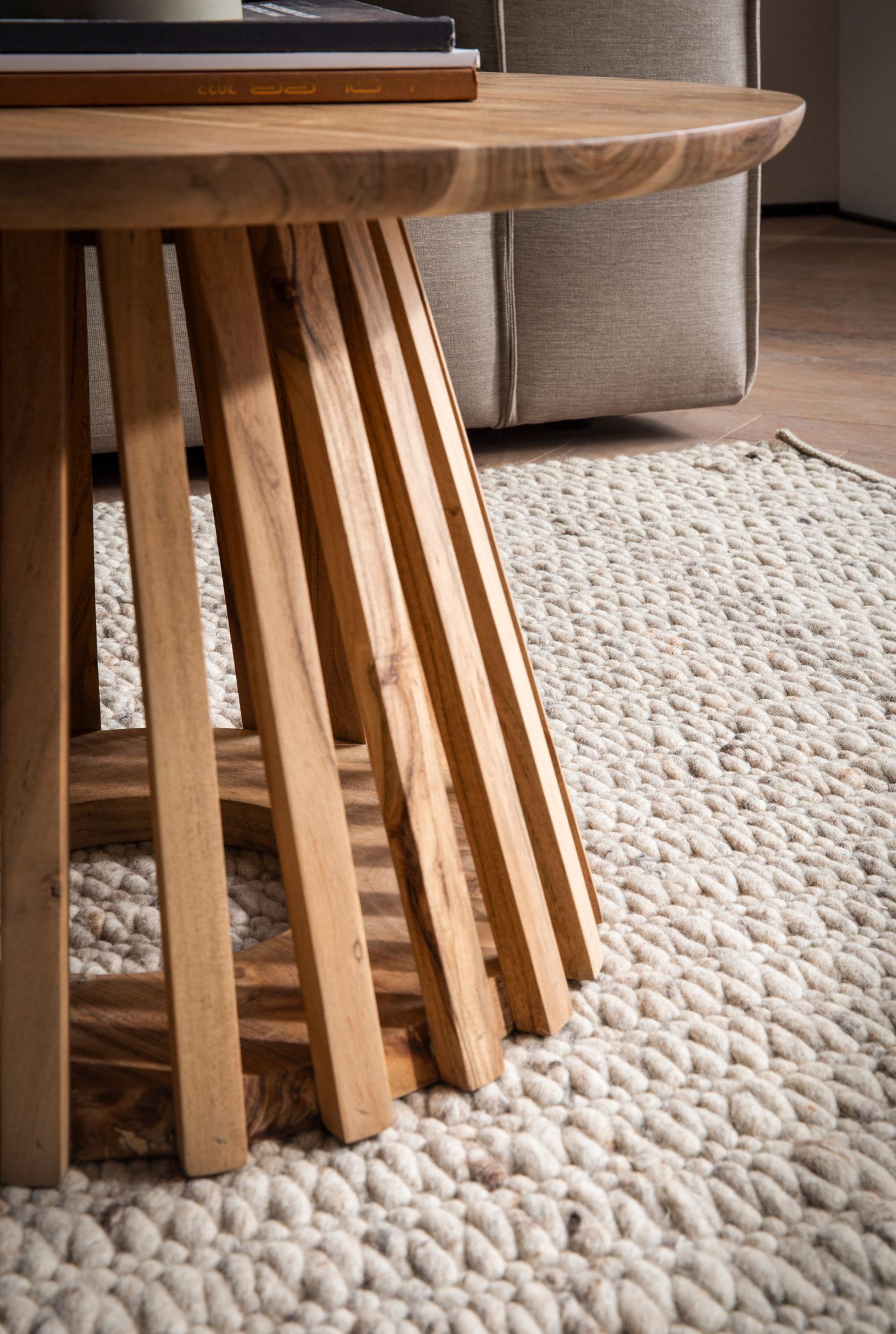 FineBuy Couchtisch Akazie Massivholz rund 60 cm Wohnzimmertisch Lamellenfuß – Ansicht 5