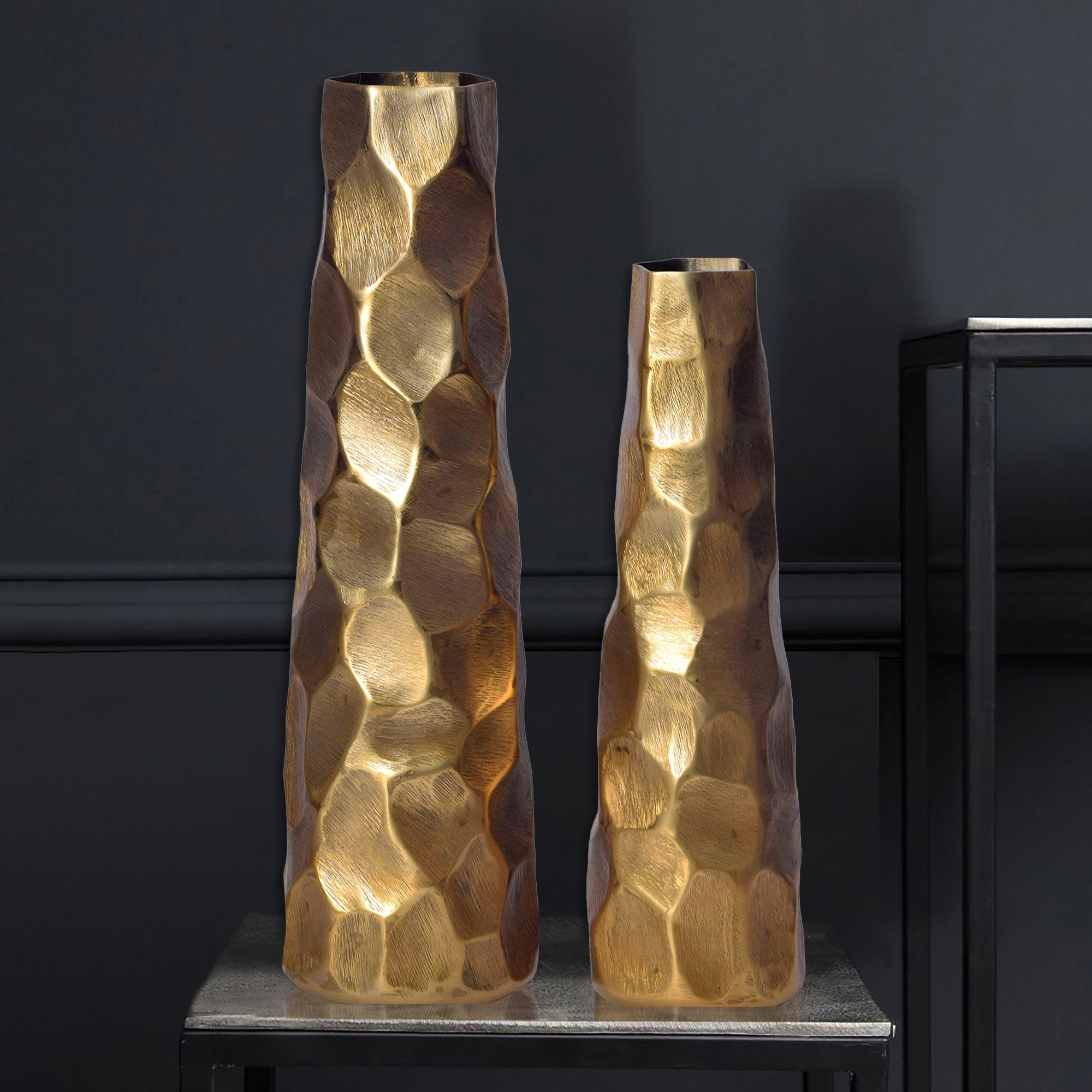 FineBuy Deko Vase 2er Set Aluminium Blumenvase Modern, Dekovase Hammerschlag-Design 2-teilig für Blumen, Alu Tischvase Wohndeko Metall Tischdeko Handgefertigt | Farbe: Silber FineBuy Deko Vase 2er Set Aluminium Blumenvase Modern, Dekovase Hammerschlag-Design 2-teilig für Blumen, Alu Tischvase Wohndeko Metall Tischdeko Handgefertigt | Farbe: Silber