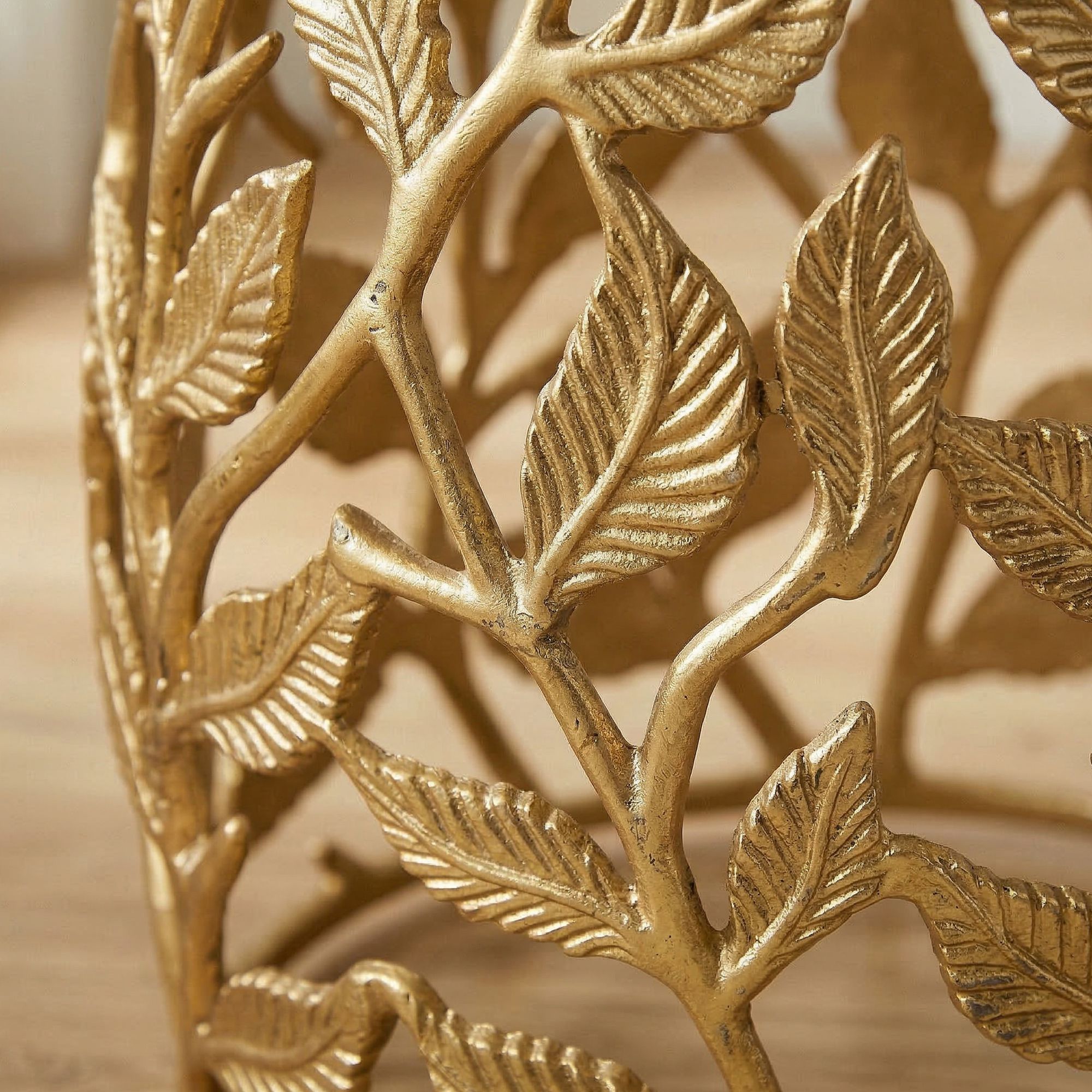 FineBuy Beistelltisch 40cm mit weißer Marmor Tischplatte - Couchtisch klein rund - Sofatisch Alu modern - Wohnzimmertisch Aluminium - Design Tisch Metallgestell Handmade | Farbe: Gold FineBuy Beistelltisch 40cm mit weißer Marmor Tischplatte - Couchtisch klein rund - Sofatisch Alu modern - Wohnzimmertisch Aluminium - Design Tisch Metallgestell Handmade | Farbe: Gold