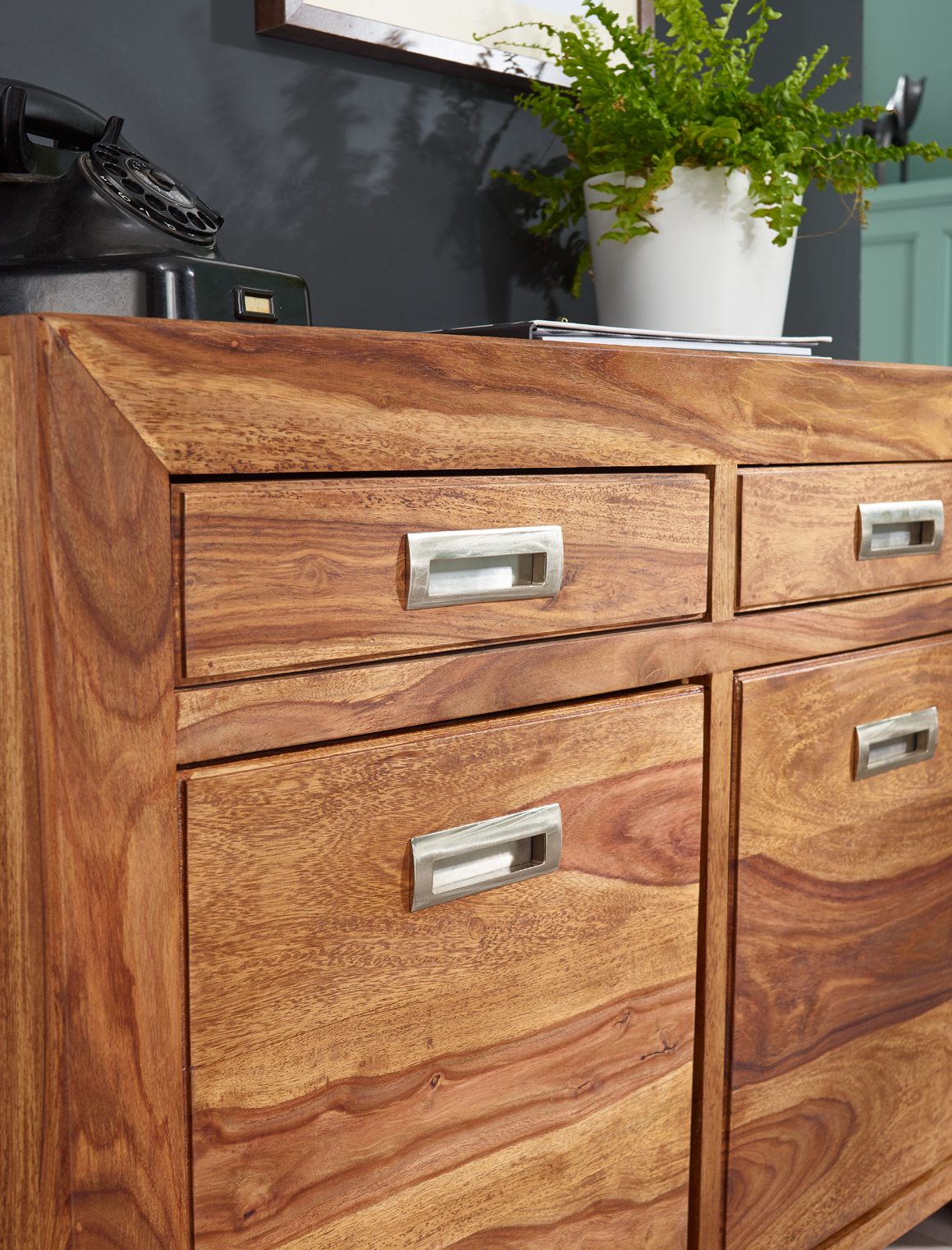 Massivholz Sideboard 90cm Sheesham Kommode mit 2 Türen & 2 Schubladen Landhaus Style – Ansicht 5
