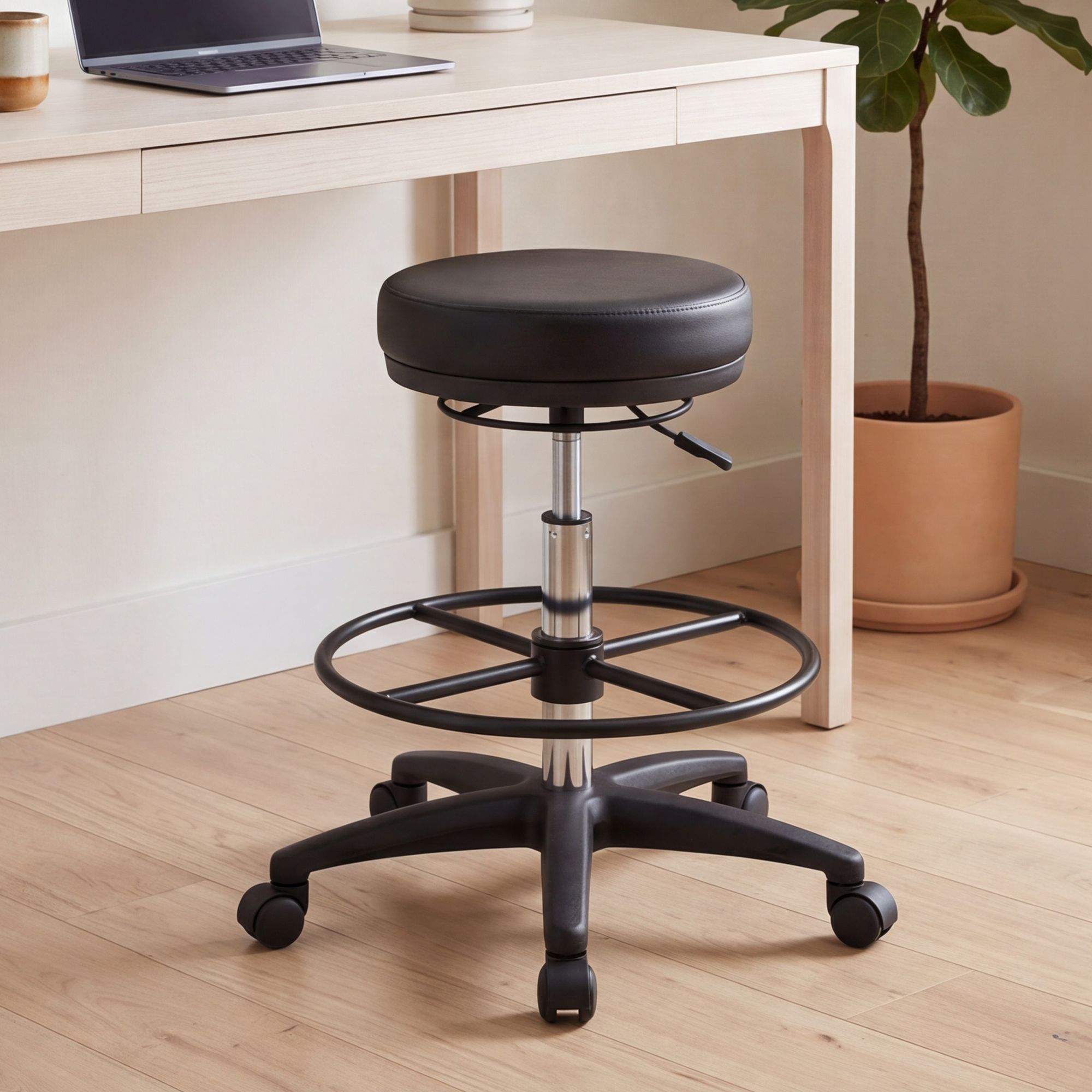FineBuy Arbeitshocker ROLAND Schwarz Rund Sitzhocker Rollen gebremst Arbeitsstuhl 120KG Hocker höhenverstellbar