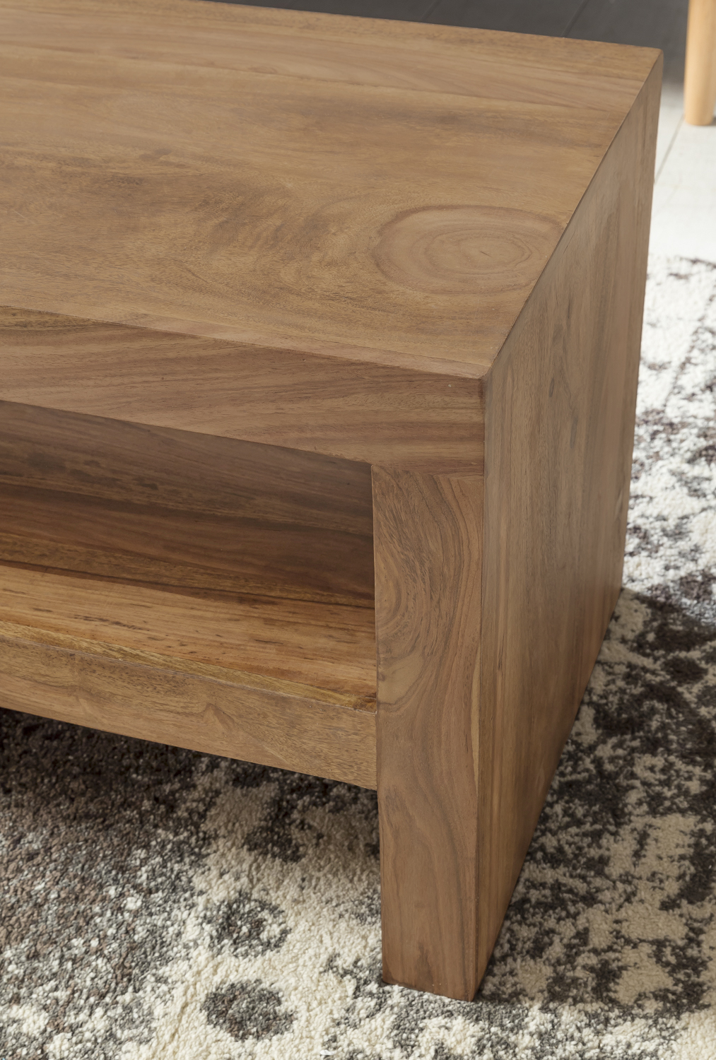 Couchtisch Sheesham Massivholz 110cm Rechteckiger Wohnzimmertisch mit Ablage – Ansicht 5
