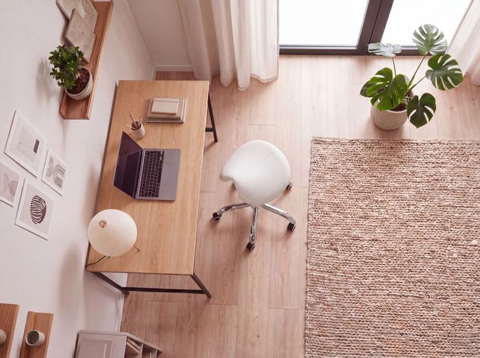 FineBuy MENTON - Sattel-Hocker, Arbeitshocker mit Kunstleder-Bezug, Sitzhocker ist höhenverstellbar, Design Drehhocker mit Rollen, Kosmetikhocker & Praxishocker mit Sattelsitz, Friseurhocker