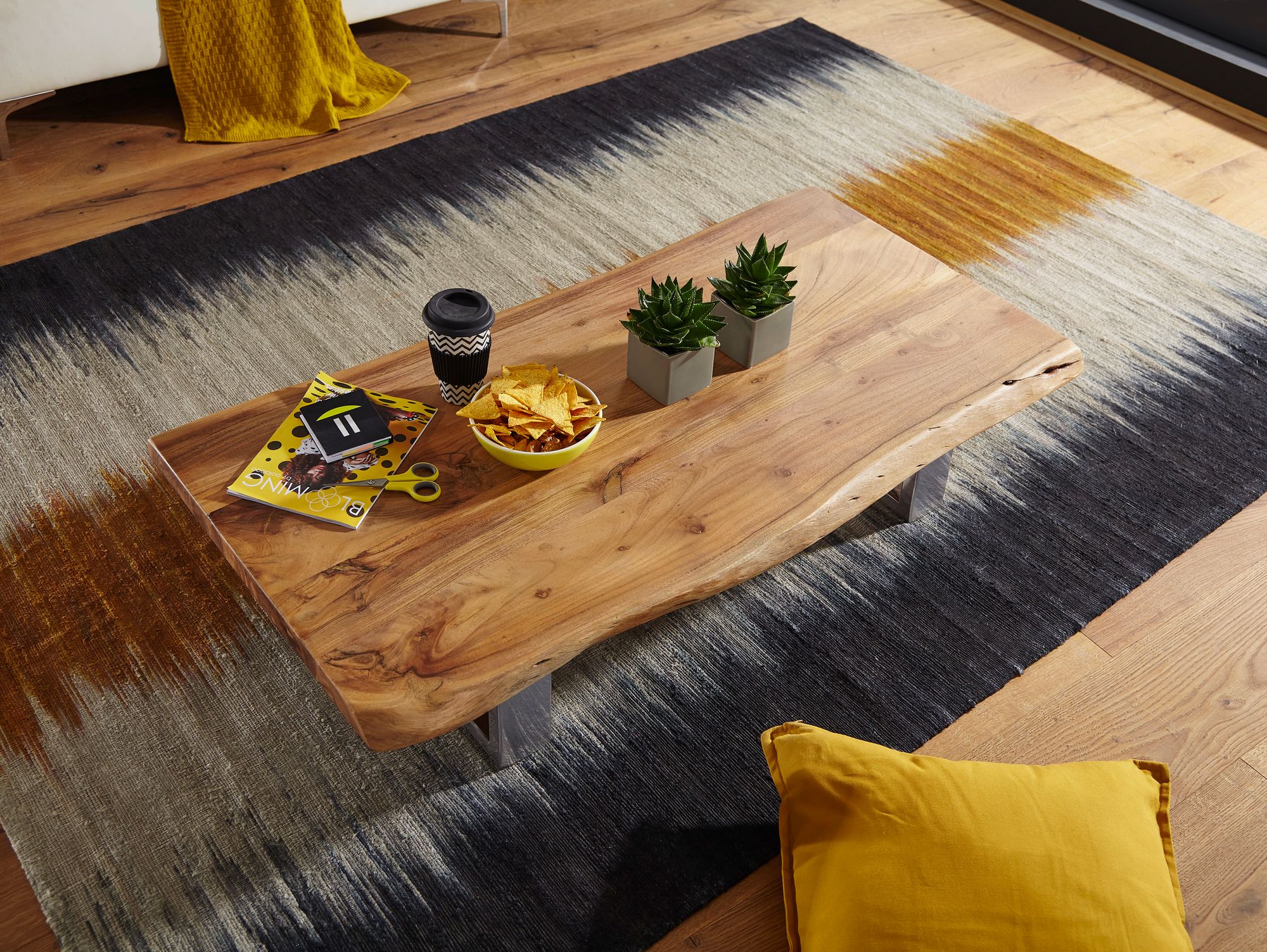 Couchtisch Akazie Massiv 115cm rechteckig Wohnzimmertisch Baumkante Kufengestell – Ansicht 4