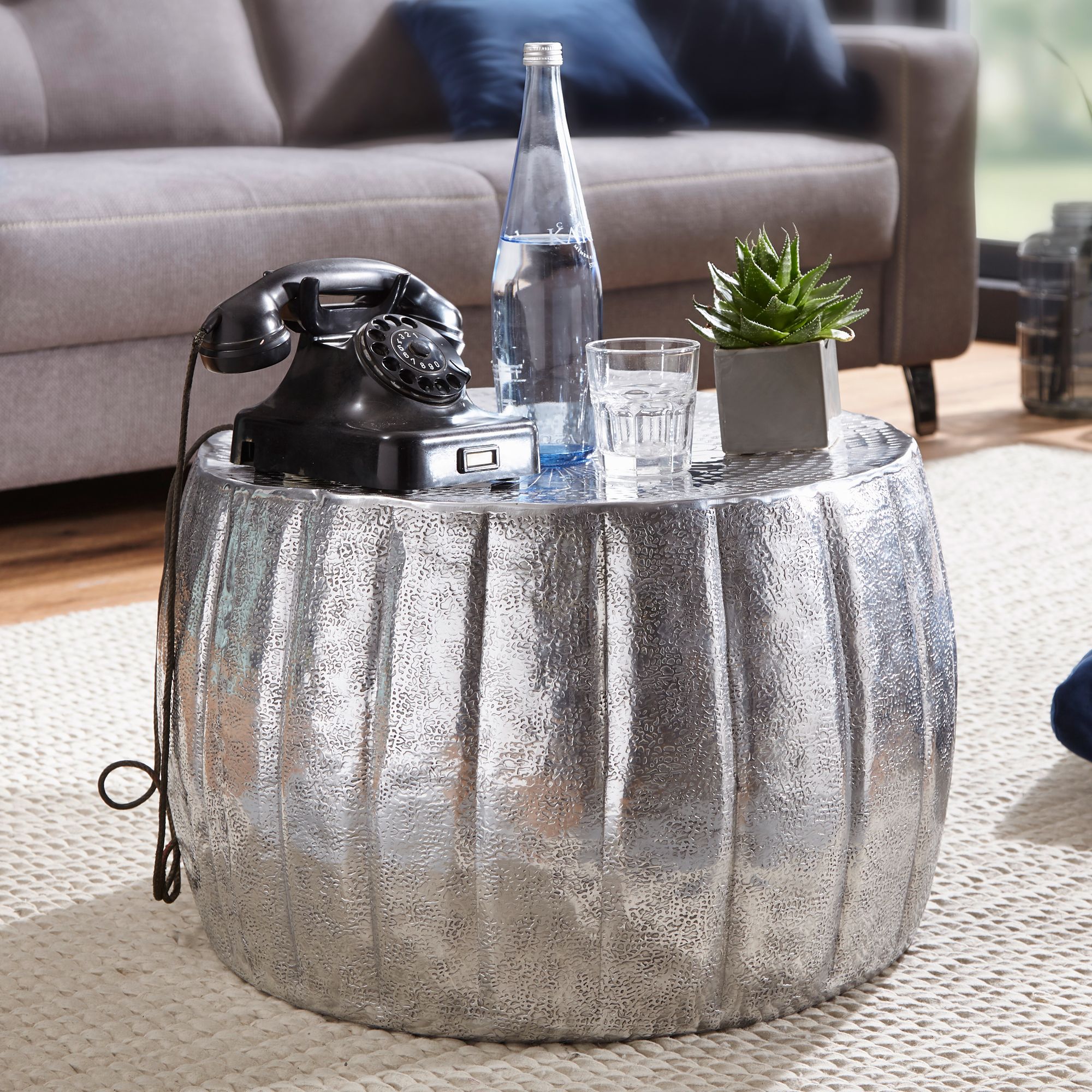 FineBuy Design Couchtisch rund 60 cm aus Metall - Handgefertigter Aluminium Wohnzimmertisch Hammerschlag - Orientalischer flacher Alu Sofatisch | Farbe: Gold FineBuy Design Couchtisch rund 60 cm aus Metall - Handgefertigter Aluminium Wohnzimmertisch Hammerschlag - Orientalischer flacher Alu Sofatisch | Farbe: Gold