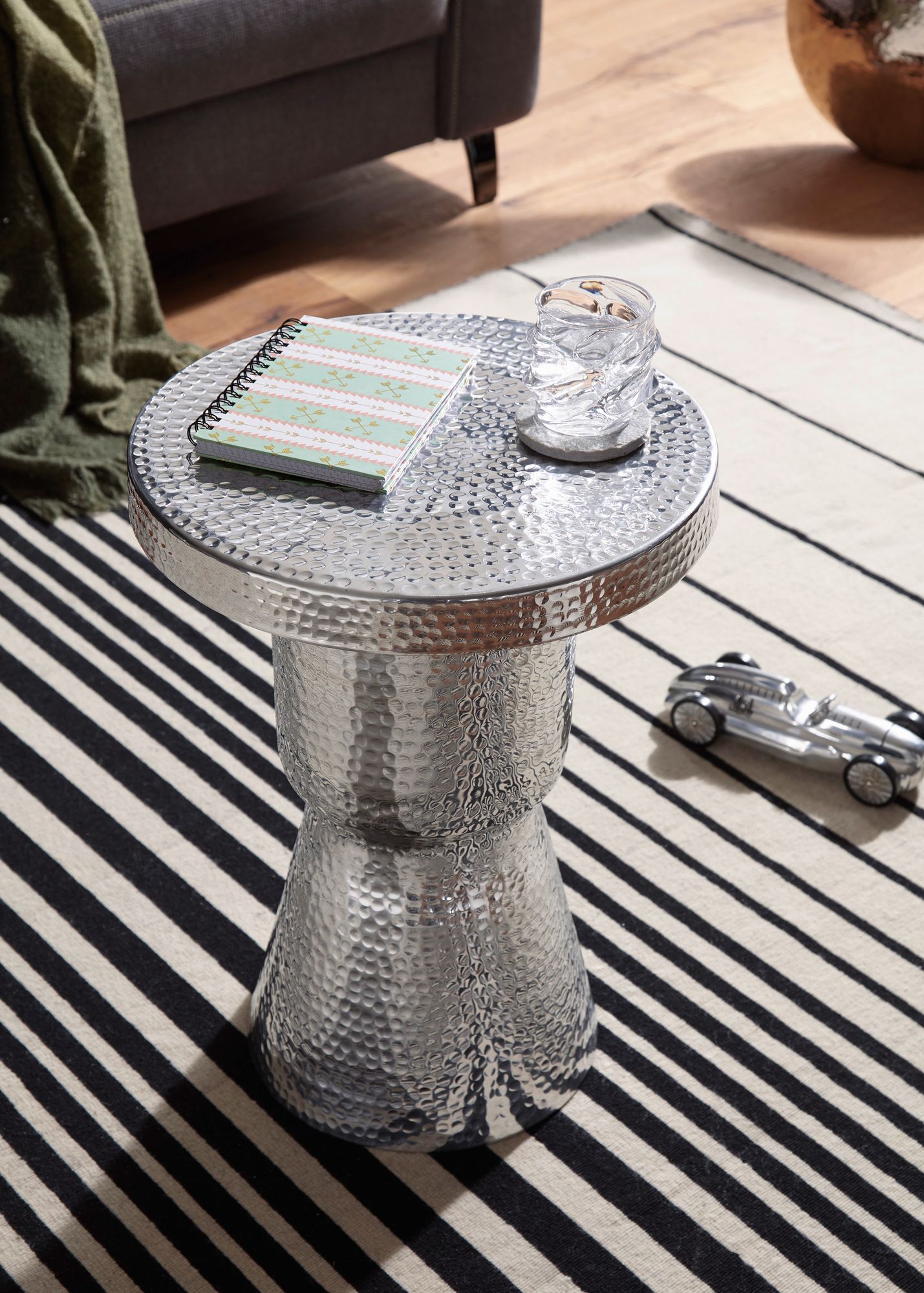 FineBuy Beistelltisch rund 43 cm Metall - Orientalischer Design Wohnzimmertisch Aluminium - Hammerschlag Alu kleiner Couchtisch - Dekotisch | Farbe: Gold
