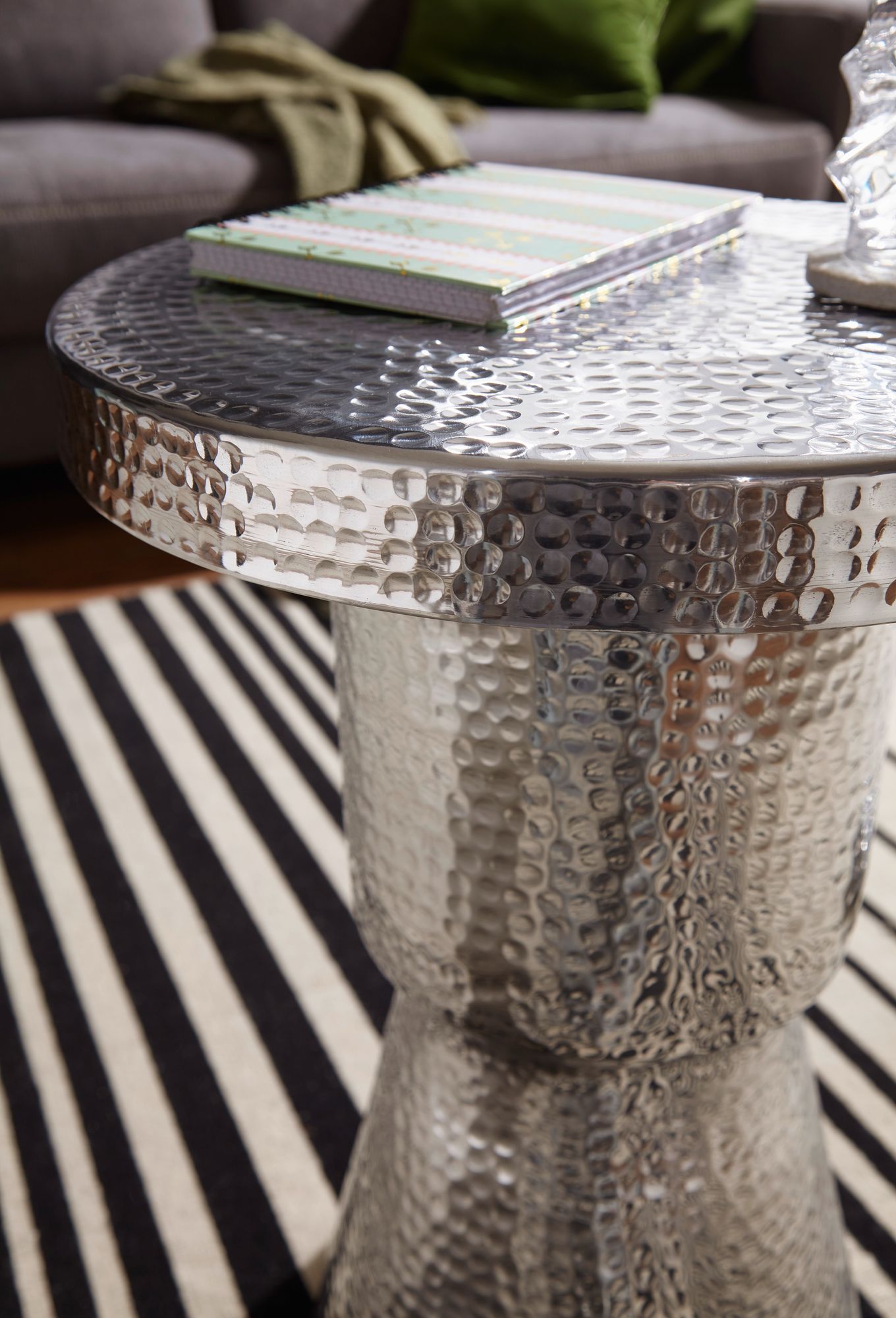 FineBuy Beistelltisch rund 43 cm Metall - Orientalischer Design Wohnzimmertisch Aluminium - Hammerschlag Alu kleiner Couchtisch - Dekotisch | Farbe: Gold