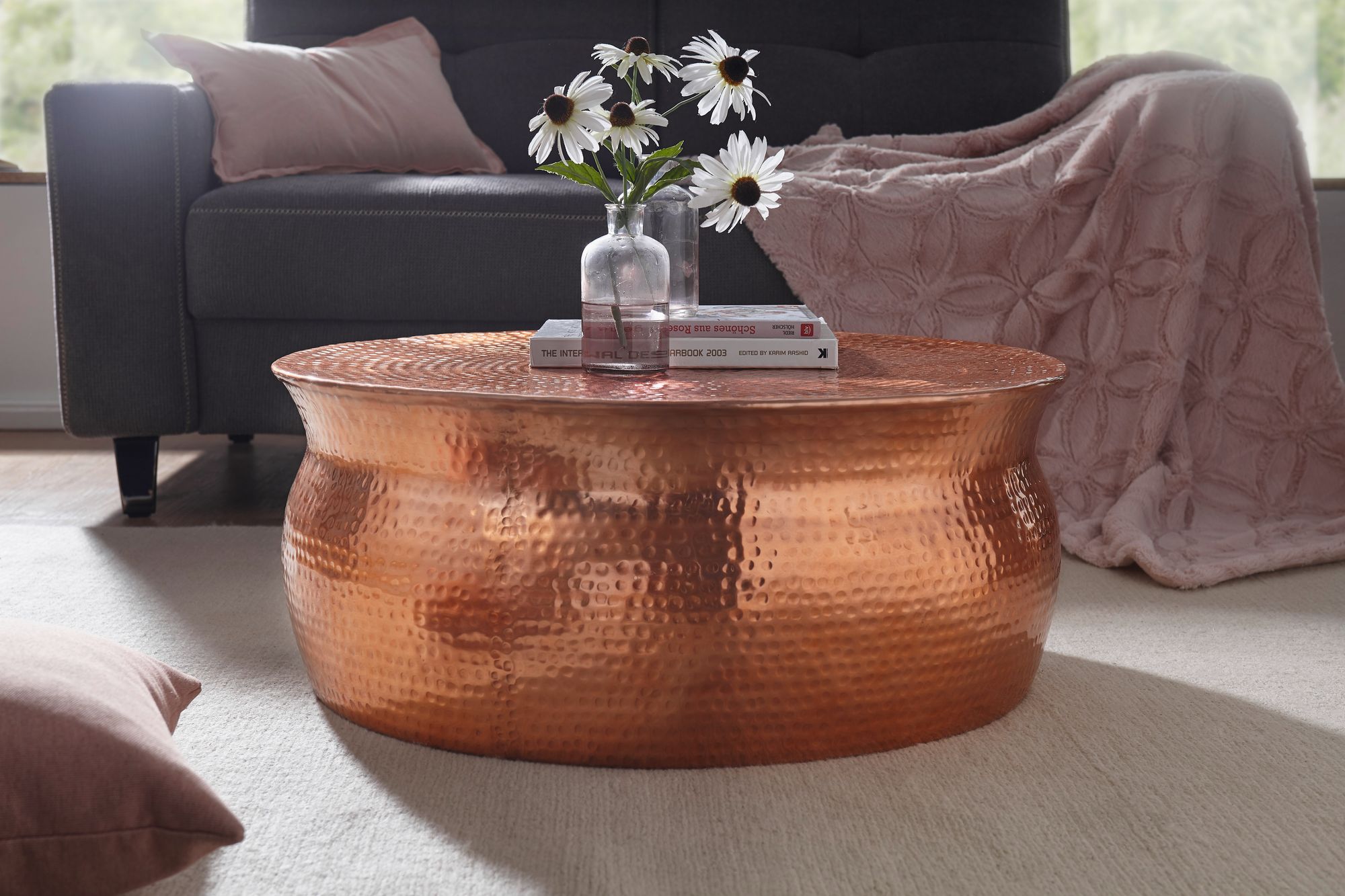 FineBuy Design Couchtisch rund 75 cm aus Metall - Handgefertigter Aluminium Wohnzimmertisch Hammerschlag - Orientalischer flacher Alu Sofatisch | Farbe: Gold FineBuy Design Couchtisch rund 75 cm aus Metall - Handgefertigter Aluminium Wohnzimmertisch Hammerschlag - Orientalischer flacher Alu Sofatisch | Farbe: Gold