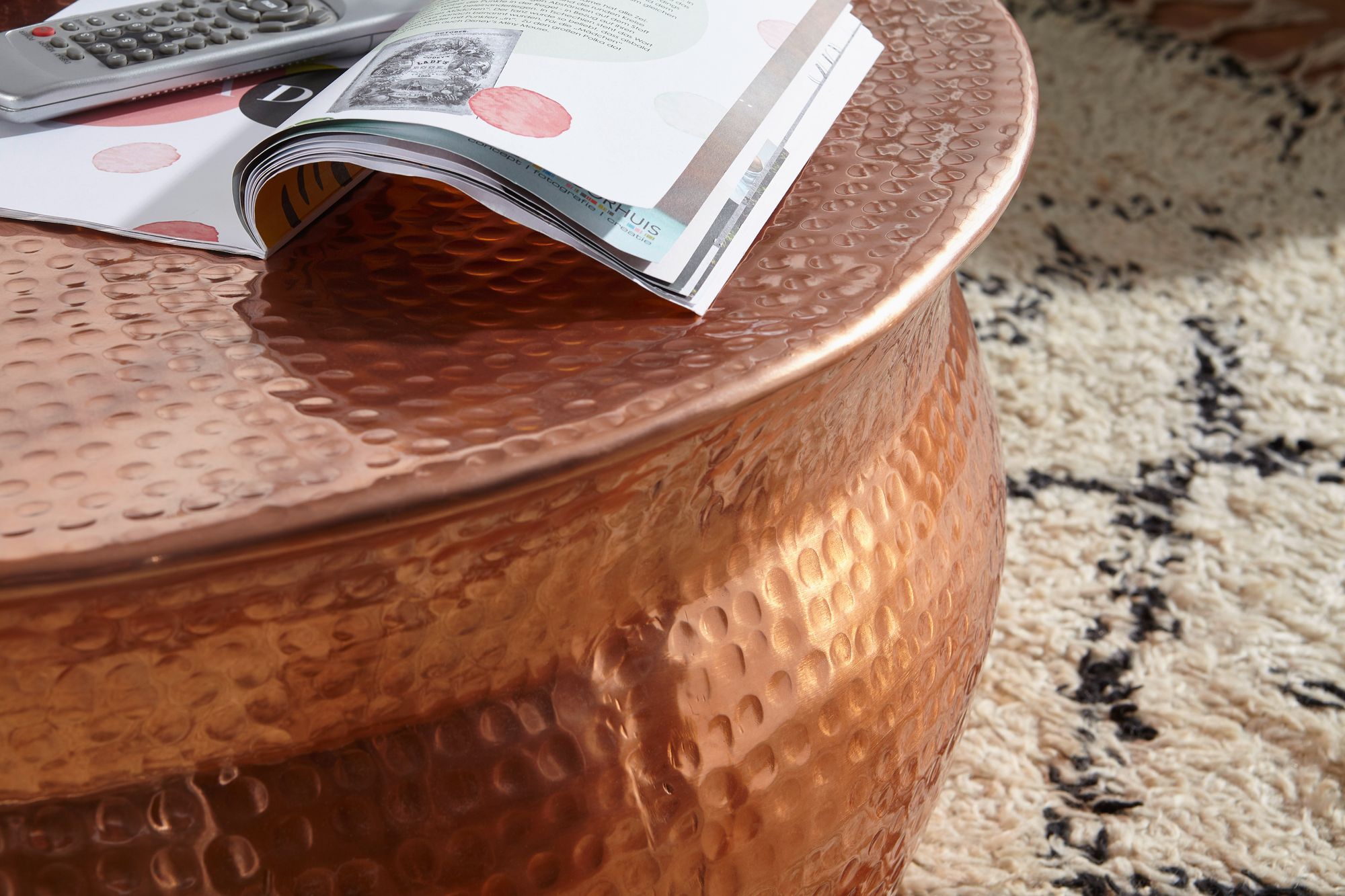 FineBuy Design Couchtisch rund 75 cm aus Metall - Handgefertigter Aluminium Wohnzimmertisch Hammerschlag - Orientalischer flacher Alu Sofatisch | Farbe: Gold FineBuy Design Couchtisch rund 75 cm aus Metall - Handgefertigter Aluminium Wohnzimmertisch Hammerschlag - Orientalischer flacher Alu Sofatisch | Farbe: Gold