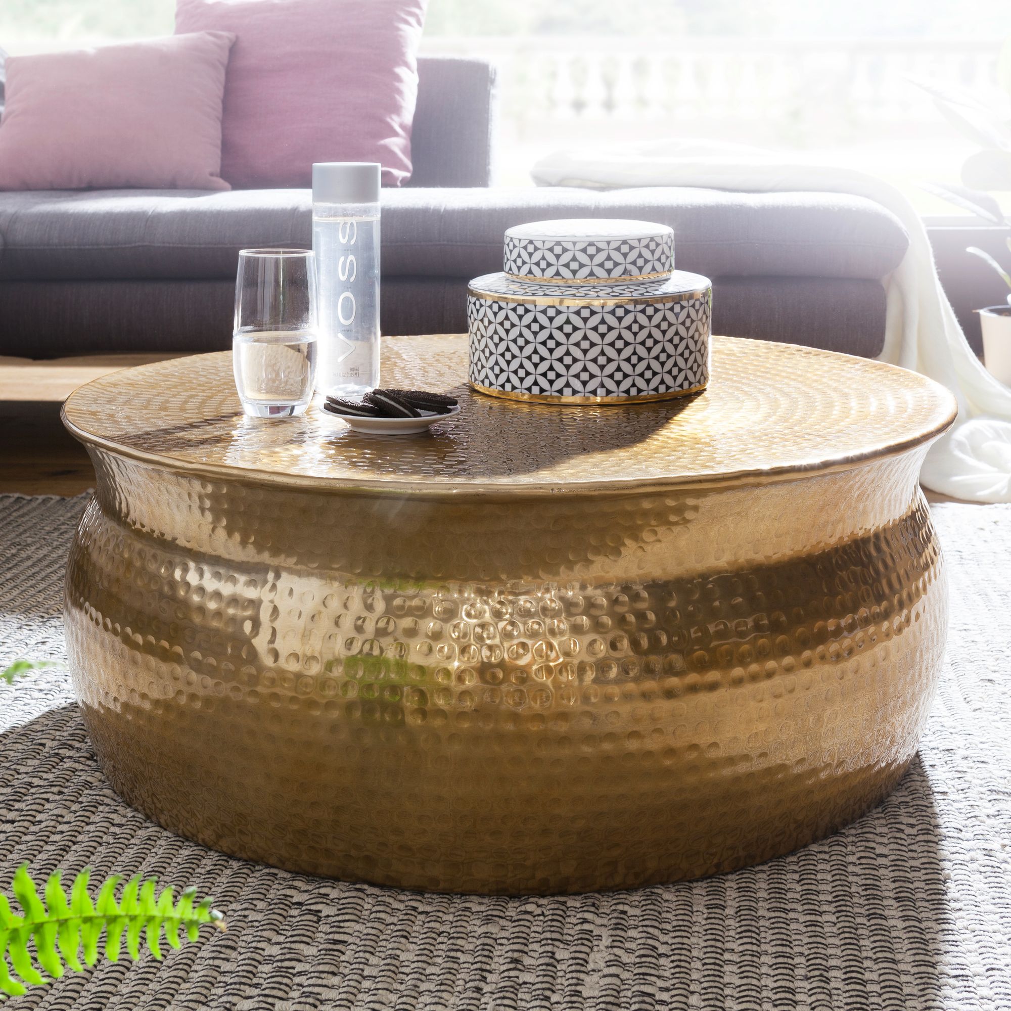 FineBuy Design Couchtisch rund 75 cm aus Metall - Handgefertigter Aluminium Wohnzimmertisch Hammerschlag - Orientalischer flacher Alu Sofatisch | Farbe: Gold FineBuy Design Couchtisch rund 75 cm aus Metall - Handgefertigter Aluminium Wohnzimmertisch Hammerschlag - Orientalischer flacher Alu Sofatisch | Farbe: Gold