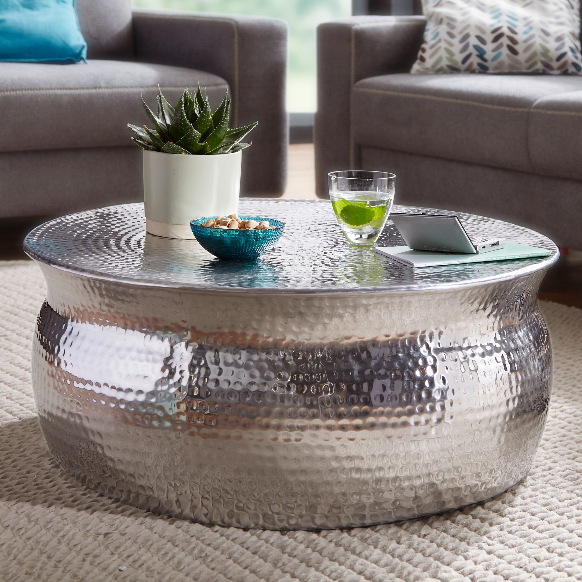FineBuy Design Couchtisch rund 75 cm aus Metall - Handgefertigter Aluminium Wohnzimmertisch Hammerschlag - Orientalischer flacher Alu Sofatisch | Farbe: Gold FineBuy Design Couchtisch rund 75 cm aus Metall - Handgefertigter Aluminium Wohnzimmertisch Hammerschlag - Orientalischer flacher Alu Sofatisch | Farbe: Gold