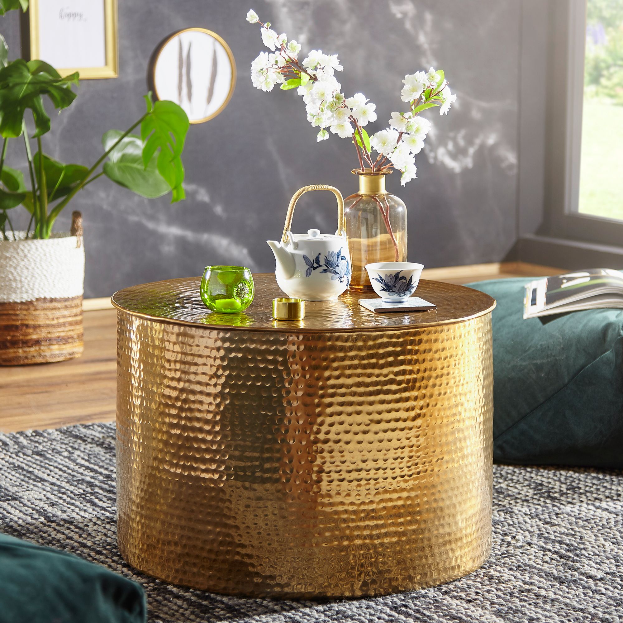 FineBuy Design Couchtisch rund 60 cm aus Metall - Handgefertigter Aluminium Wohnzimmertisch mit Hammerschlag - Orientalischer runder Alu Sofatisch | Farbe: Gold FineBuy Design Couchtisch rund 60 cm aus Metall - Handgefertigter Aluminium Wohnzimmertisch mit Hammerschlag - Orientalischer runder Alu Sofatisch | Farbe: Gold