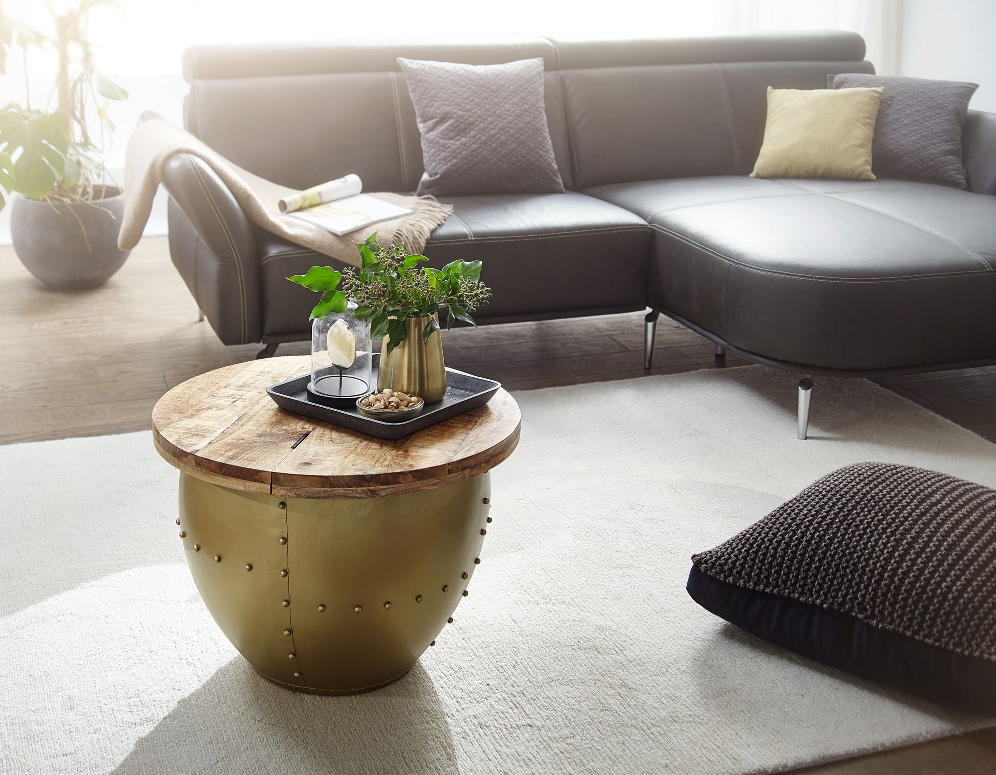 FineBuy Couchtisch Mango Massivholz / Metall 60x43x60 cm Industrial Style Rund, Design Wohnzimmertisch mit Stauraum, Moderner Loungetisch Sofatisch | Farbe: Silber FineBuy Couchtisch Mango Massivholz / Metall 60x43x60 cm Industrial Style Rund, Design Wohnzimmertisch mit Stauraum, Moderner Loungetisch Sofatisch | Farbe: Silber