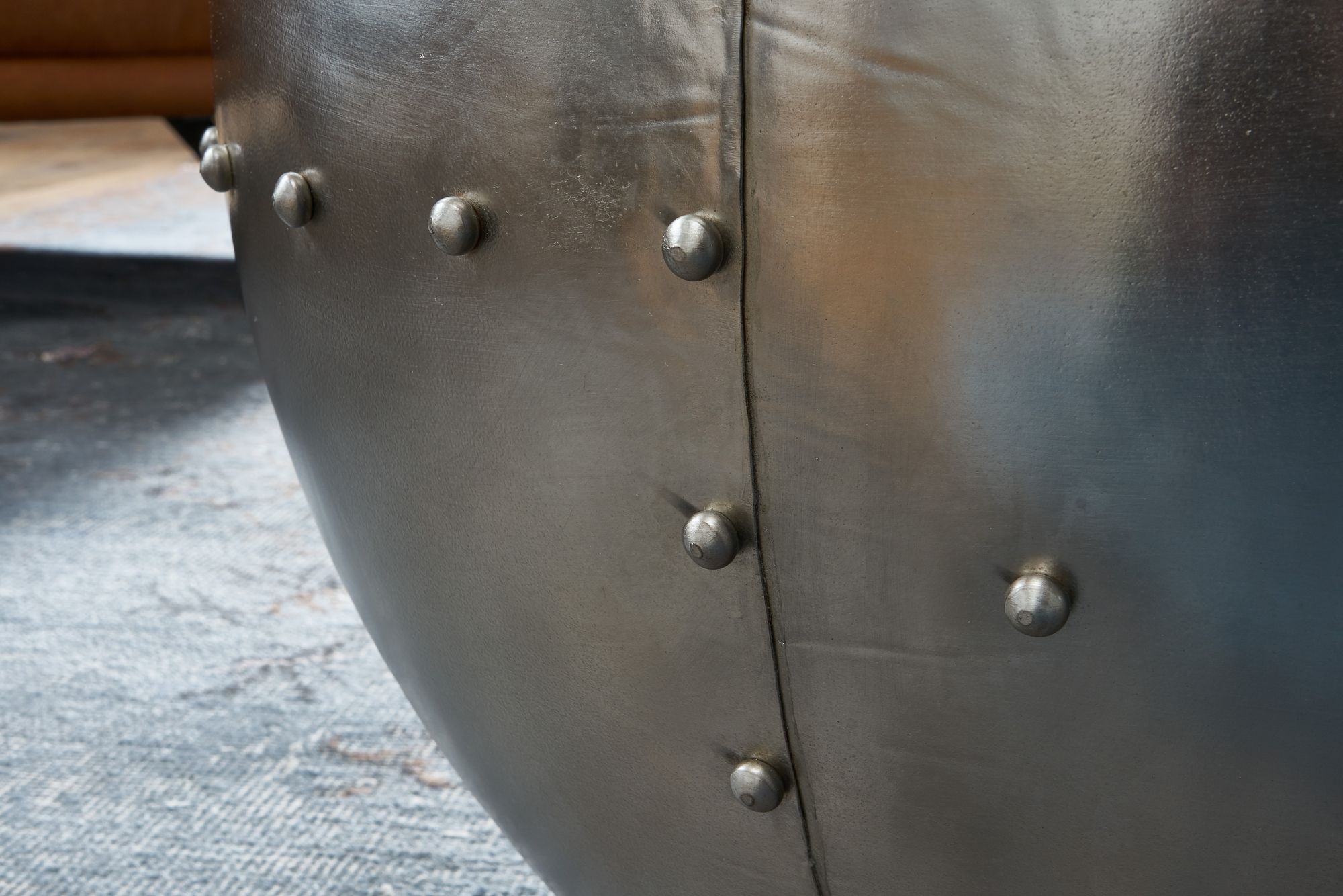 FineBuy Couchtisch Mango Massivholz / Metall 60x43x60 cm Industrial Style Rund, Design Wohnzimmertisch mit Stauraum, Moderner Loungetisch Sofatisch | Farbe: Silber FineBuy Couchtisch Mango Massivholz / Metall 60x43x60 cm Industrial Style Rund, Design Wohnzimmertisch mit Stauraum, Moderner Loungetisch Sofatisch | Farbe: Silber