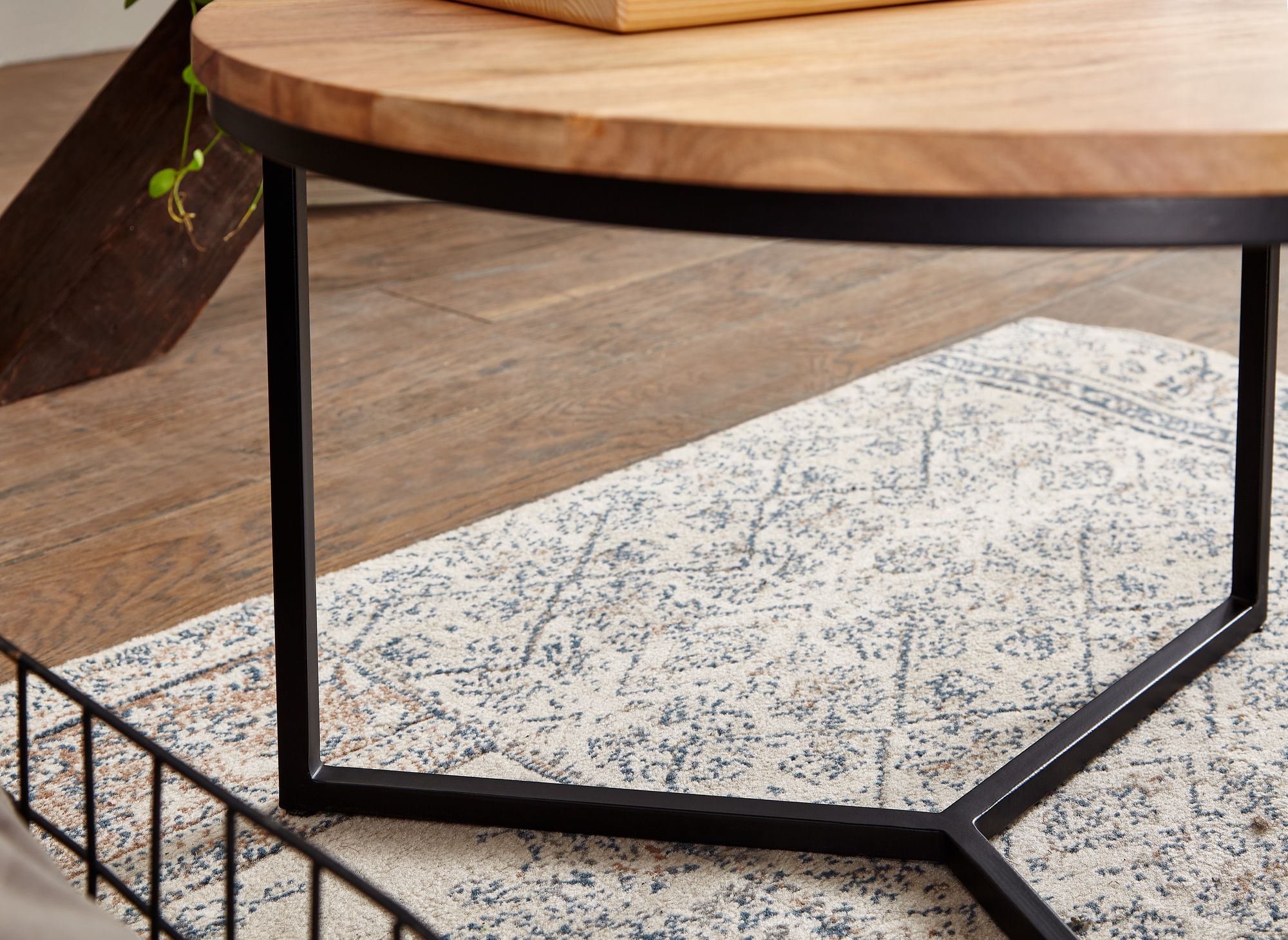 FineBuy Design Couchtisch Akazie Massivholz rund 60 cm Kleiner Wohnzimmertisch – Ansicht 5