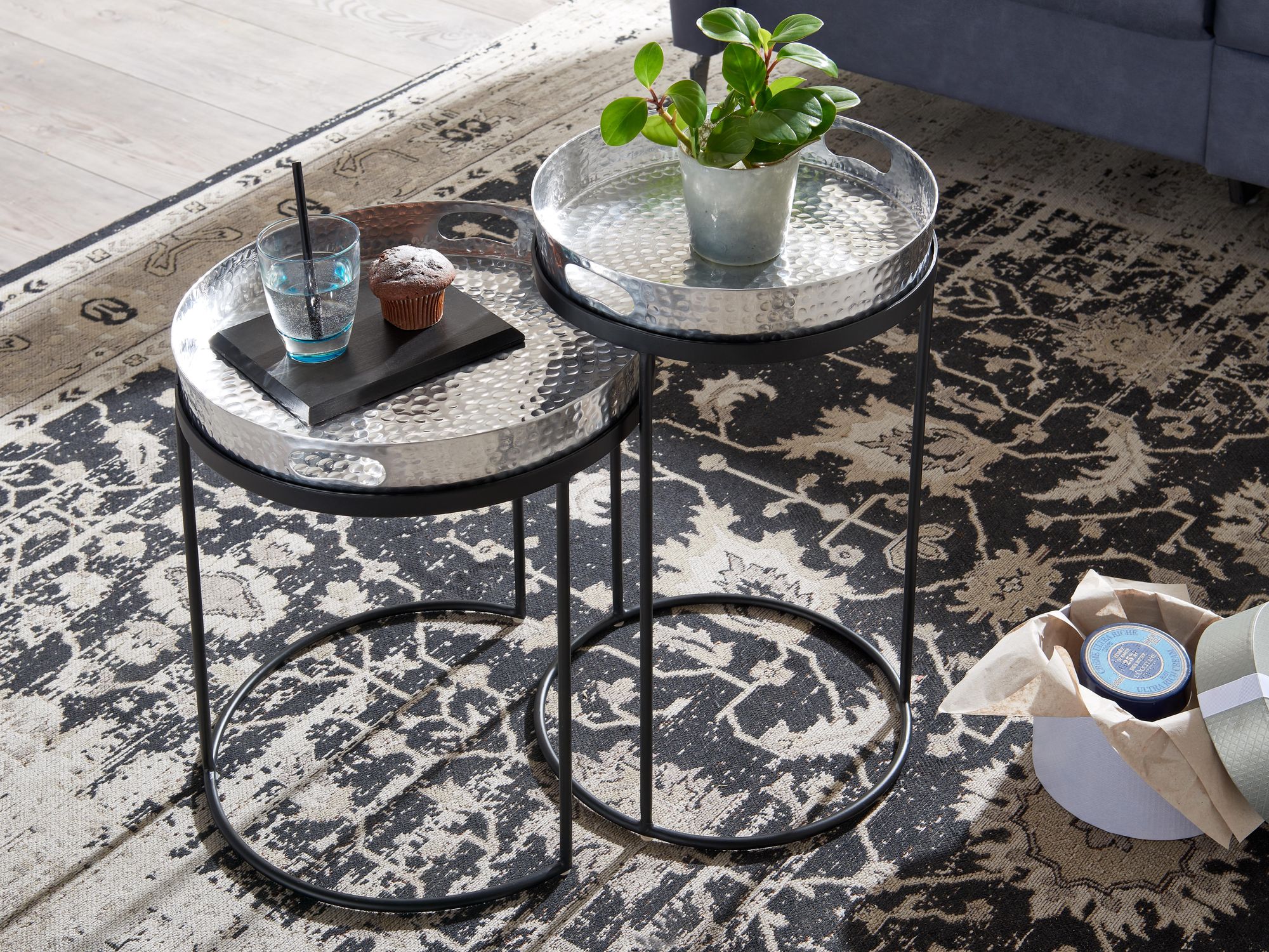 FineBuy Beistelltisch 2er Set Metall Hammerschlag Satztisch Rund, Couchtisch abnehmbares Tablett, Tabletttisch Sofa 2 teilig Modern, Runder Sofatisch | Farbe: Gold FineBuy Beistelltisch 2er Set Metall Hammerschlag Satztisch Rund, Couchtisch abnehmbares Tablett, Tabletttisch Sofa 2 teilig Modern, Runder Sofatisch | Farbe: Gold