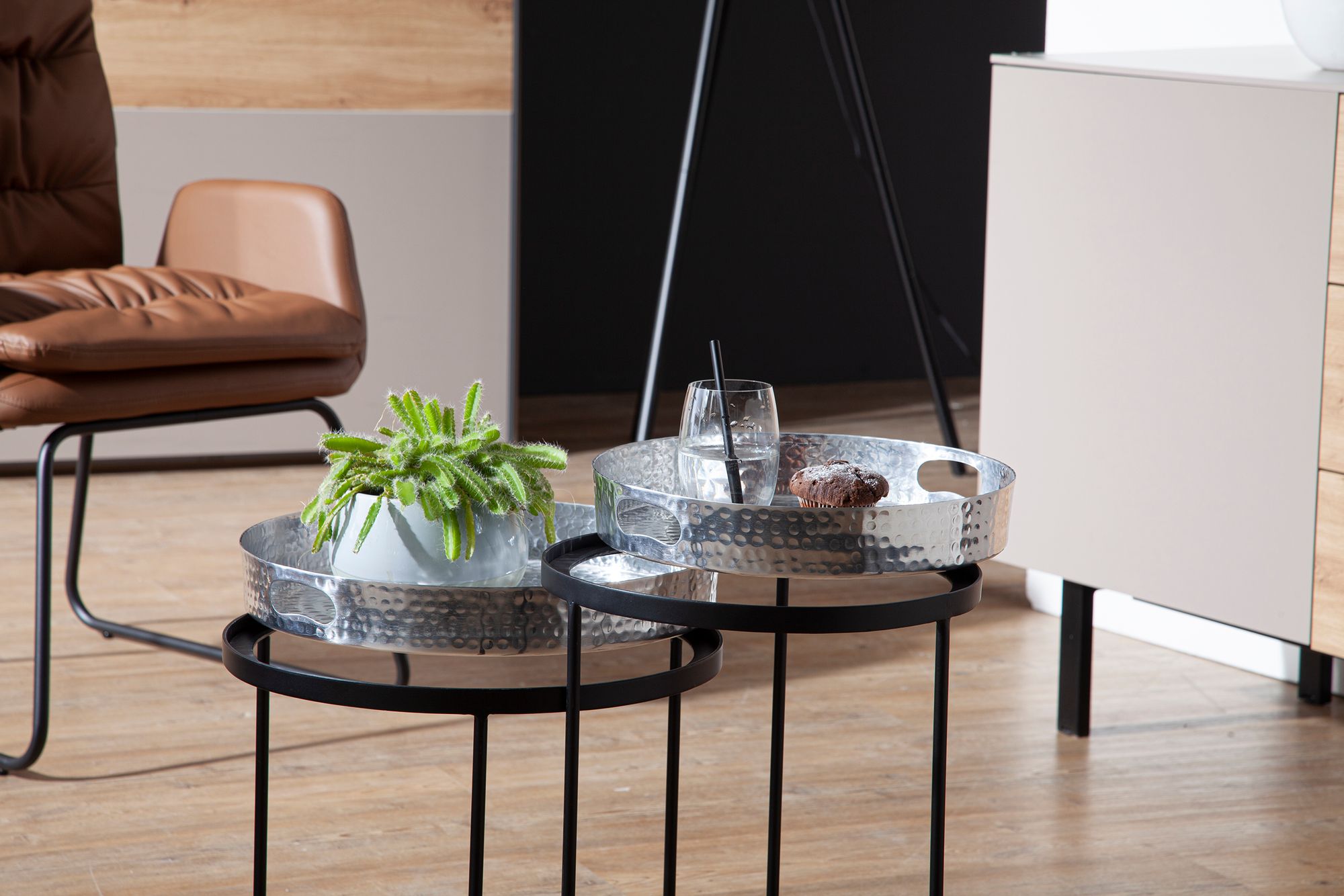 FineBuy Beistelltisch 2er Set Metall Hammerschlag Satztisch Rund, Couchtisch abnehmbares Tablett, Tabletttisch Sofa 2 teilig Modern, Runder Sofatisch | Farbe: Gold FineBuy Beistelltisch 2er Set Metall Hammerschlag Satztisch Rund, Couchtisch abnehmbares Tablett, Tabletttisch Sofa 2 teilig Modern, Runder Sofatisch | Farbe: Gold