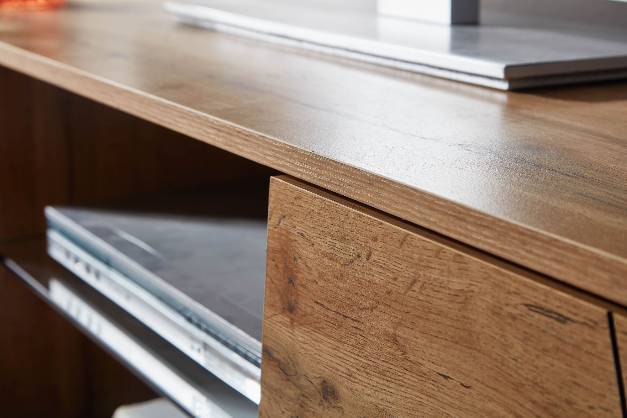 TV-Board Kommode 160cm MDF Eiche Dekor Design Lowboard mit 2 Türen & Glas Ablage Fernsehschrank – Ansicht 4