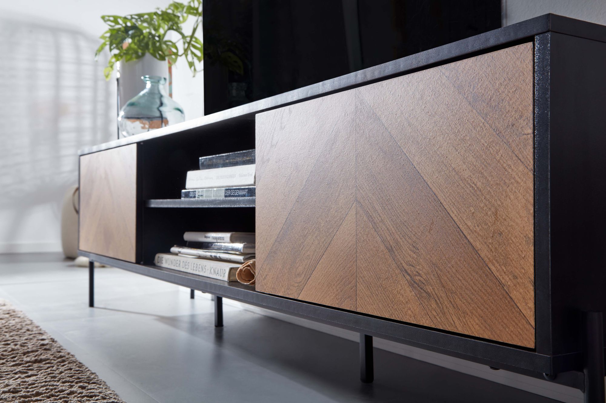 TV-Board Kommode 160cm MDF Eiche Schwarz Dekor Design Lowboard mit 2 Türen Fernsehschrank – Ansicht 4