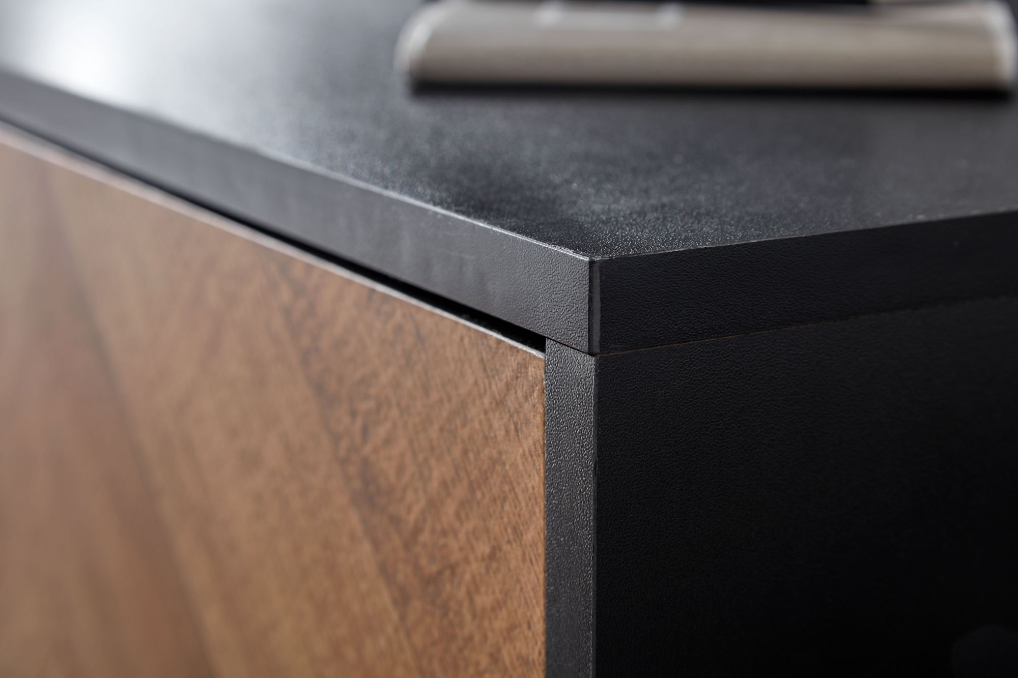 TV-Board Kommode 160cm MDF Eiche Schwarz Dekor Design Lowboard mit 2 Türen Fernsehschrank – Ansicht 7
