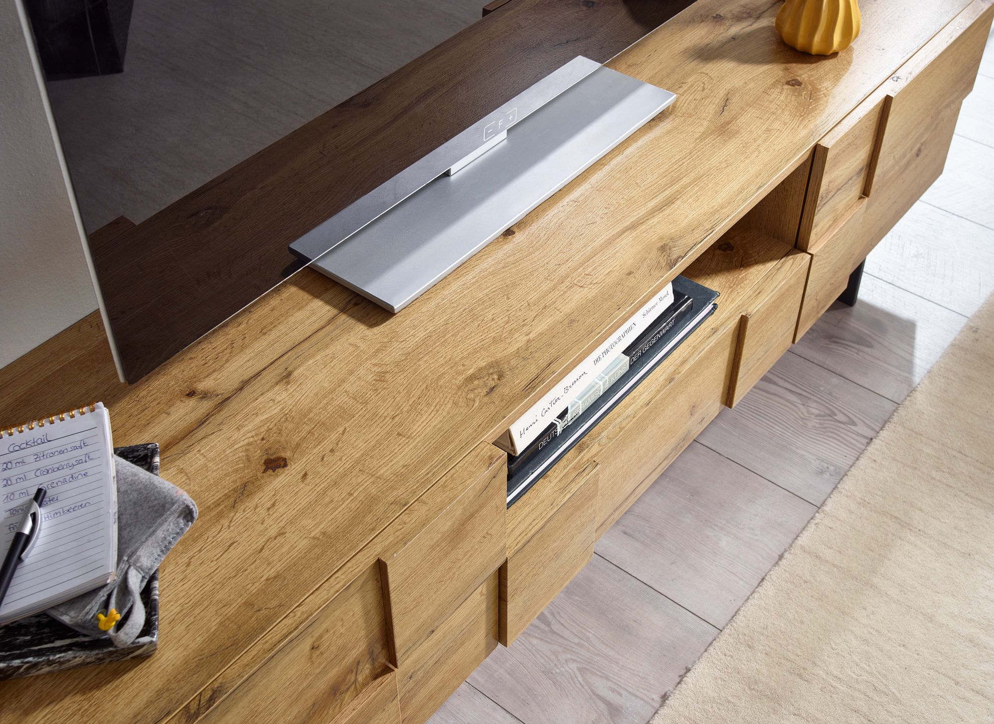 TV-Board Kommode 160cm MDF Eiche Dekor Design Lowboard mit 2 Türen & Schublade Fernsehschrank – Ansicht 4