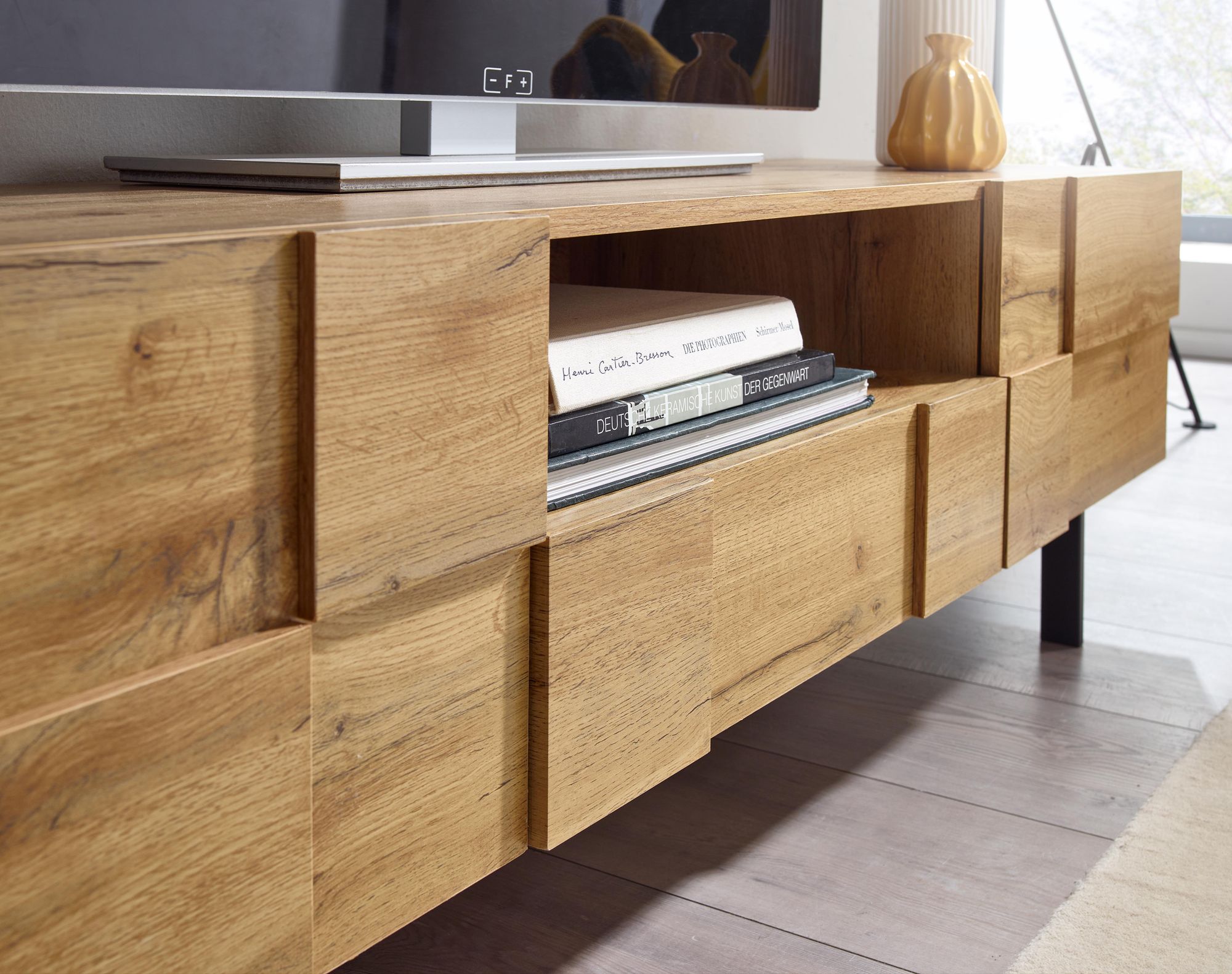 TV-Board Kommode 160cm MDF Eiche Dekor Design Lowboard mit 2 Türen & Schublade Fernsehschrank – Ansicht 5