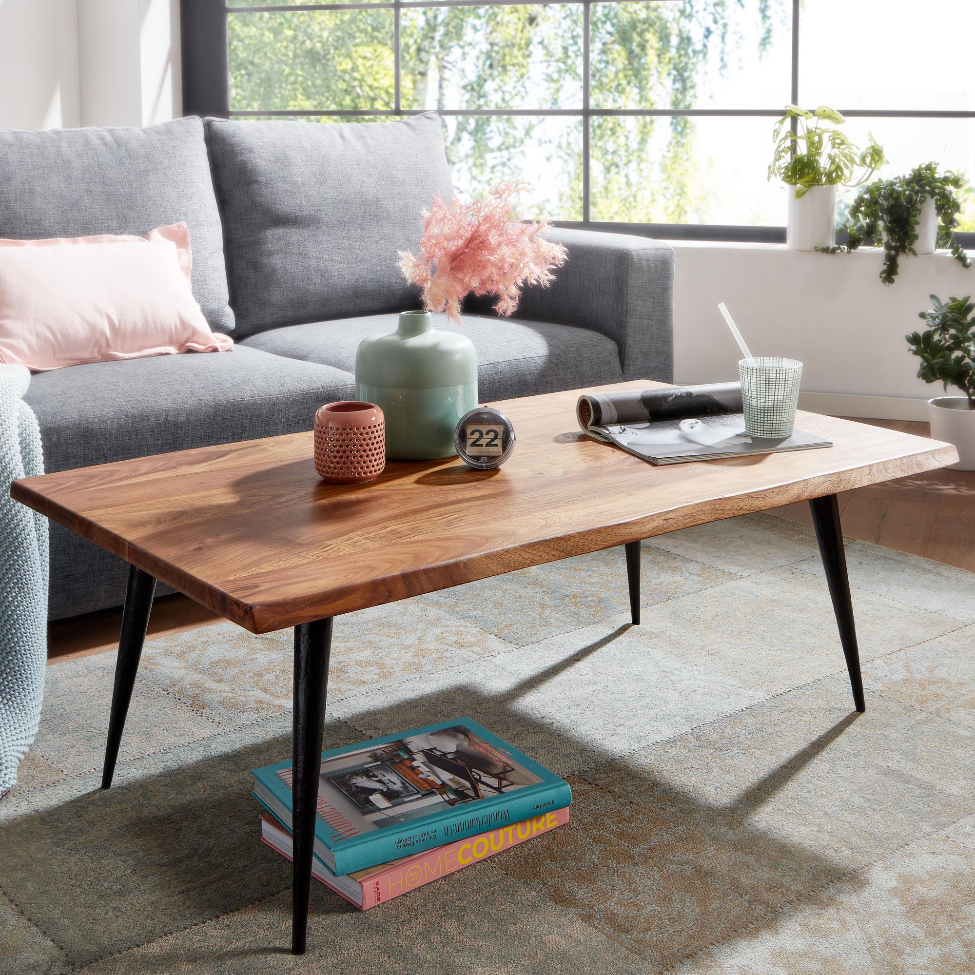 FineBuy Couchtisch Sheesham Massivholz 110 cm rechtckig · Wohnzimmertisch mit natürlicher Baumkante & Metallbeinen · Handgefertigt im Retro Design