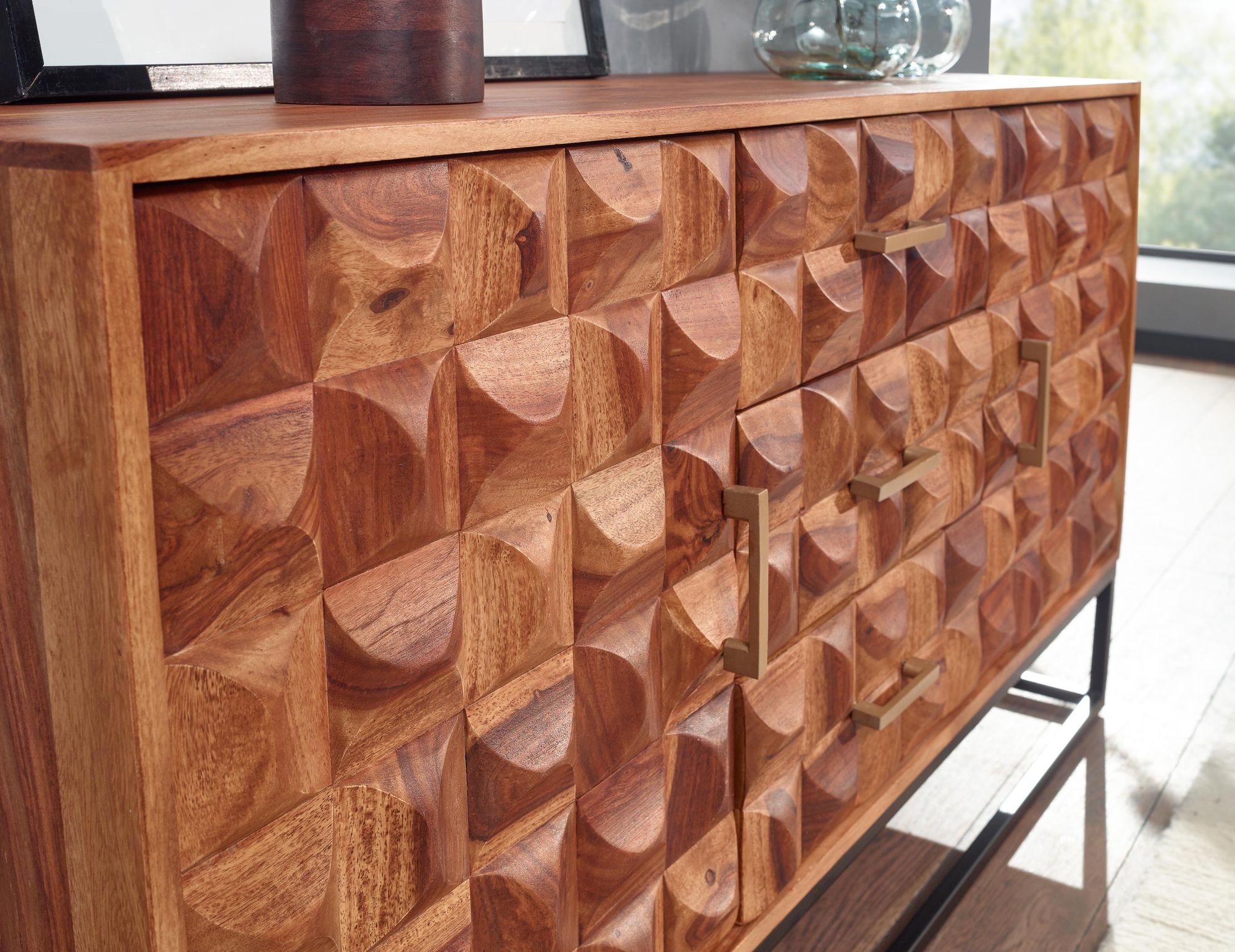 Massivholz Sideboard 145cm Sheesham Kommode mit 2 Türen & 3 Schubladen Retro 3D Design – Ansicht 5