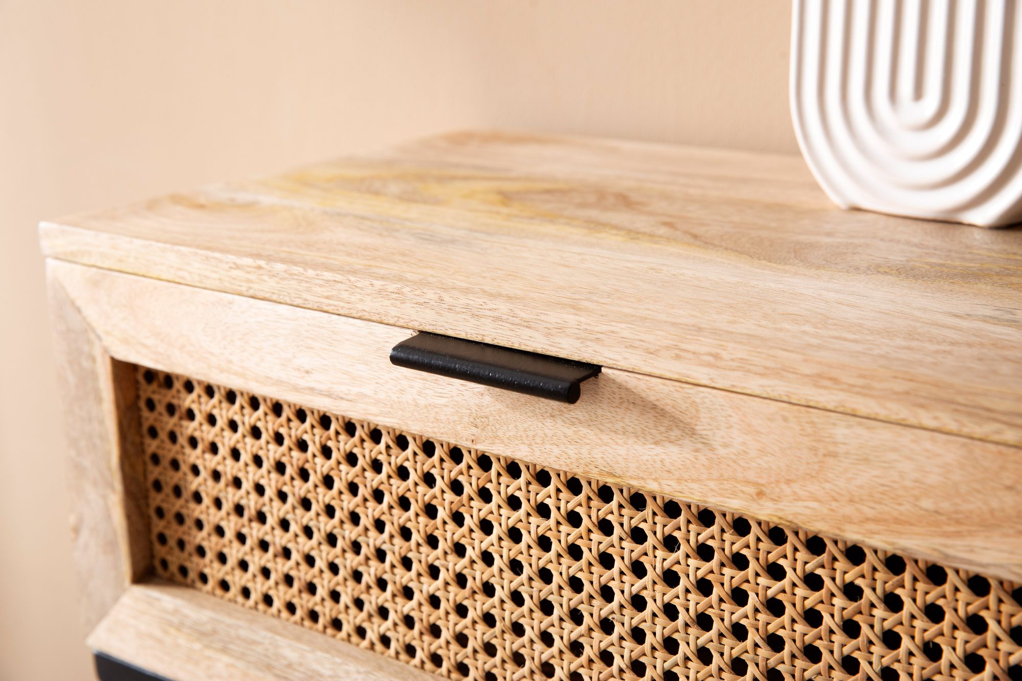 Nachtkonsole Massivholz Rattan Nachttisch Schublade Nachtkästchen Boxspringbett – Ansicht 4