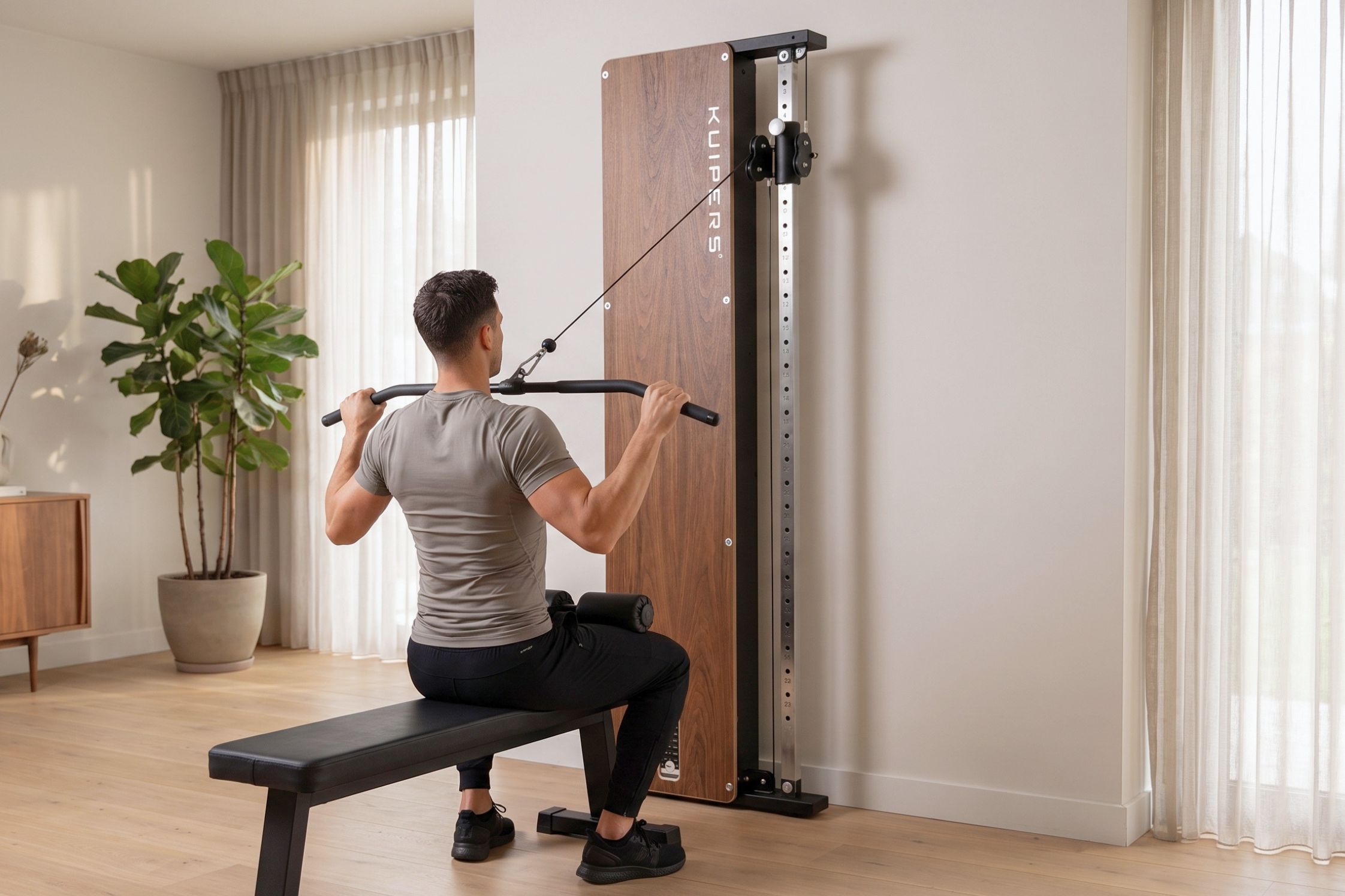 1. Latziehen mit Seilzug - Der Klassiker für den breiten Latissimus