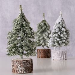 02-2027155-Boltze-Weihnachtsbaum-Senja-3tlg-Set-Ambientebild.jpg B./2 3tlg. Set Deko-Weihnachtsbaum Senja - 2027155_Bild_2