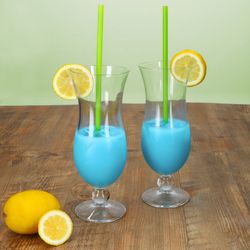 04-828016-Royal-Leerdam-Blue-Hawaii-Cocktail-Glaeser-Ambientebild.jpg 4er Set BLUE HAWAII Cocktail-Gläser - 828016_Bild_4