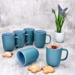 03-414271-Ritzenhoff-und-Breker-Jasper-Ozeanblau-Kaffeebecher-Ambientebild.jpg 6er Set Jasper Ozeanblau Kaffeebecher aus Steingut - 414271_Bild_3