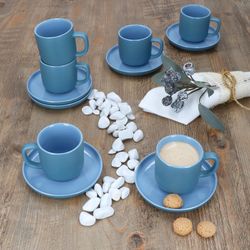 03-414318-414332-Ritzenhoff-und-Breker-Jasper-Ozeanblau-Espressotasse-Untertasse-Ambientebild.jpg 6er Set Jasper Ozeanblau Espressotassen mit Untertassen aus Steingut - 6x 414318 & 6x 414332_Bild_3