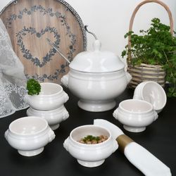 03-162426-113093-7tlg-Set-LEO-Loewenkopfterrine-2L-und-6x0-25L-Ambientebild-01.jpg 25L weiß aus Steingut _Bild_3