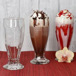 03-14023120S-Borgonovo-London-Eisbecher-auf-Fuss-400ml-Ambientebild-01.jpg 12er Set LONDON Eisbecher mit Relief & Fuß - 14023120S_Bild_3