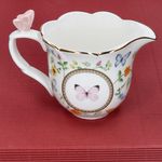 05-R3126-DANB-Easy-Life-Dancing-Butterflies-Milchkaennchen-Ambientebild-02.jpg