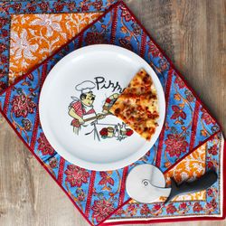 04-163426-MamboCat-Mario-33cm-Pizzateller-Moodepicture-Servietten.jpg 5 cm mit Küchenchef-Dekor - 163426_Bild_4