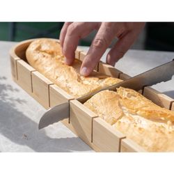 03-90965-Arte-Regal-Holzeschneidebrett-Baguette-Ambientebild-Lieferantenfoto-01.jpg 03-90965-Arte-Regal-Holzeschneidebrett-Baguette-Ambientebild-Lieferantenfoto-01.jpg
