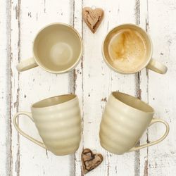 03-24321654-HIT-Clay-Beige-Kaffeebecher-Ambientebild-03.jpg 03-24321654-HIT-Clay-Beige-Kaffeebecher-Ambientebild-03.jpg