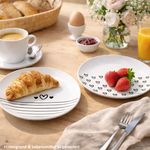 03-24310166-HIT-Cupid-Herz-Streifen-Kuchenteller-schwarz-weiss-Ambientebild-01.jpg