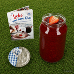 Rasenbild-Marmelade-offen-Rezeptheft-KI.png