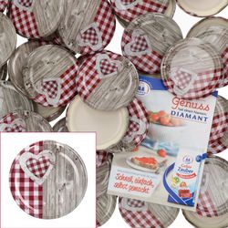 sturz-deckel-holz-herz-rot-kariert-50er-set-mit-heft.jpg 50er Set Deckel To 82 Holz-Herz rot passend für 230ml / 350ml / 435ml Gläser incl. Diamant-Zucker Gelierzauber Rezeptheft_Bild_1