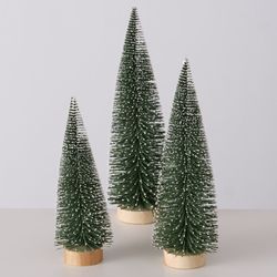 02-2027827-Boltze-Deko-Aufsteller-Tarvo-3tlg-Set-Tannenbaum-Ambientebild.jpg B./2 3tlg. Deko-Aufsteller Tarvo - 2027827_Bild_2
