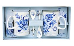 verpackung.jpg 2er Set Teetassen samt Löffel mit blauem Rosenmuster in einer passenden Box_Bild_4
