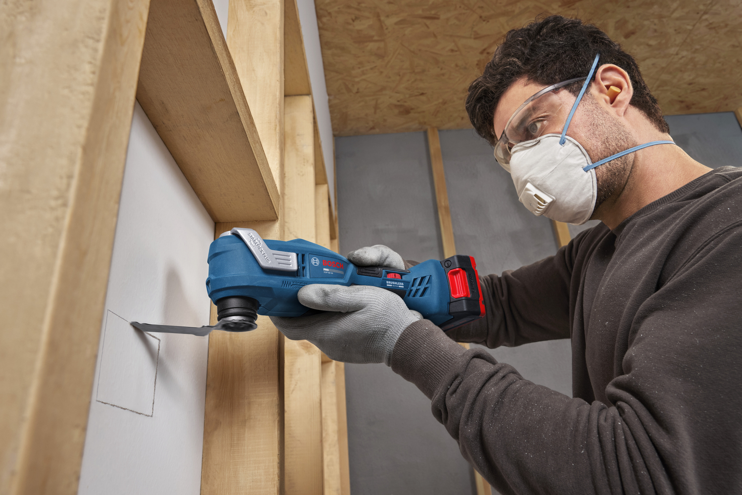 Bosch Professional Werkzeug im Einsatz auf der Baustelle