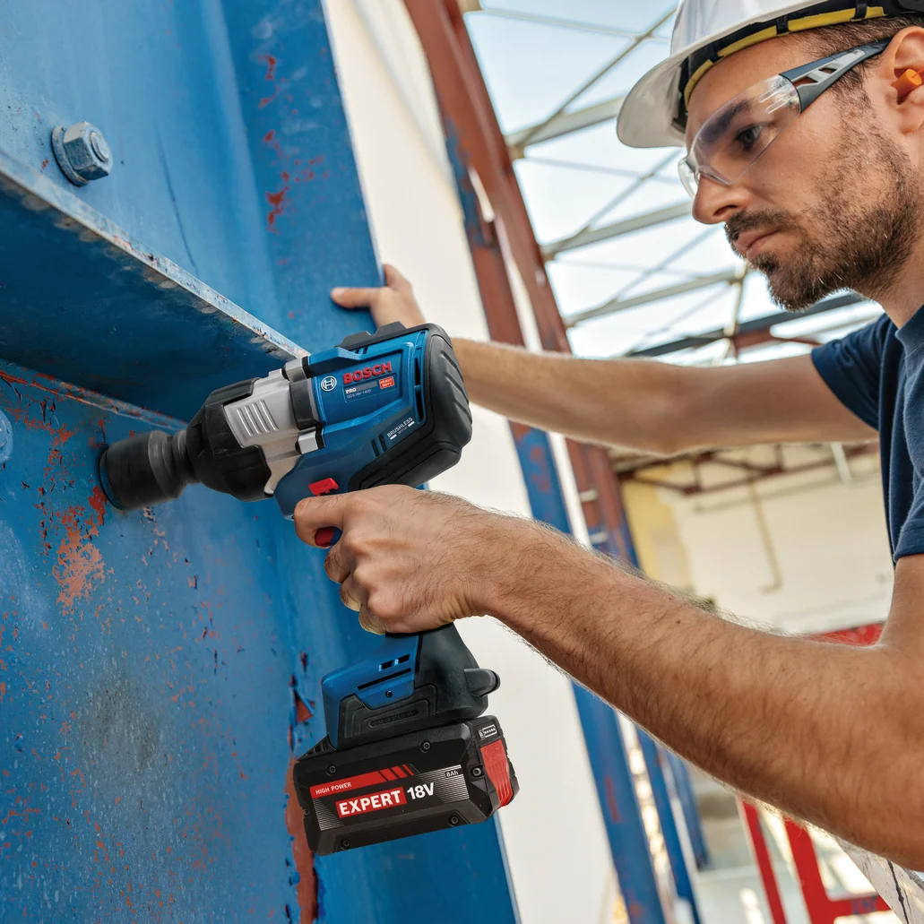 Bosch GDS 18V-1400 im Einsatz