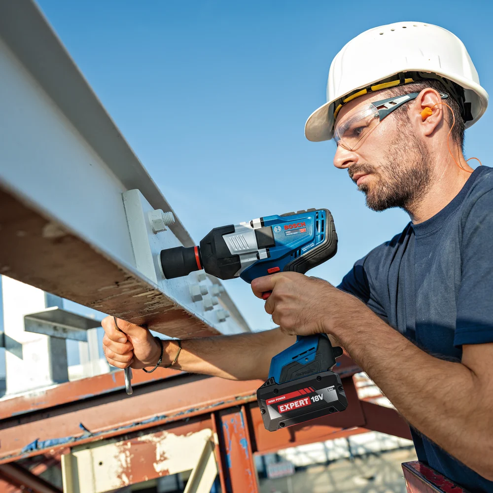 Bosch GDS 18V-1600 H im Einsatz: Steel