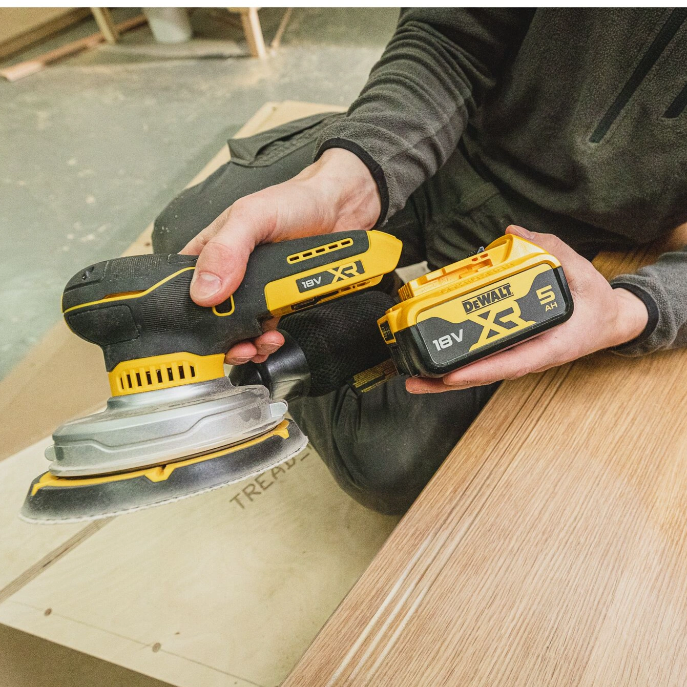 DEWALT DCW230NT-XJ Anwendung 2